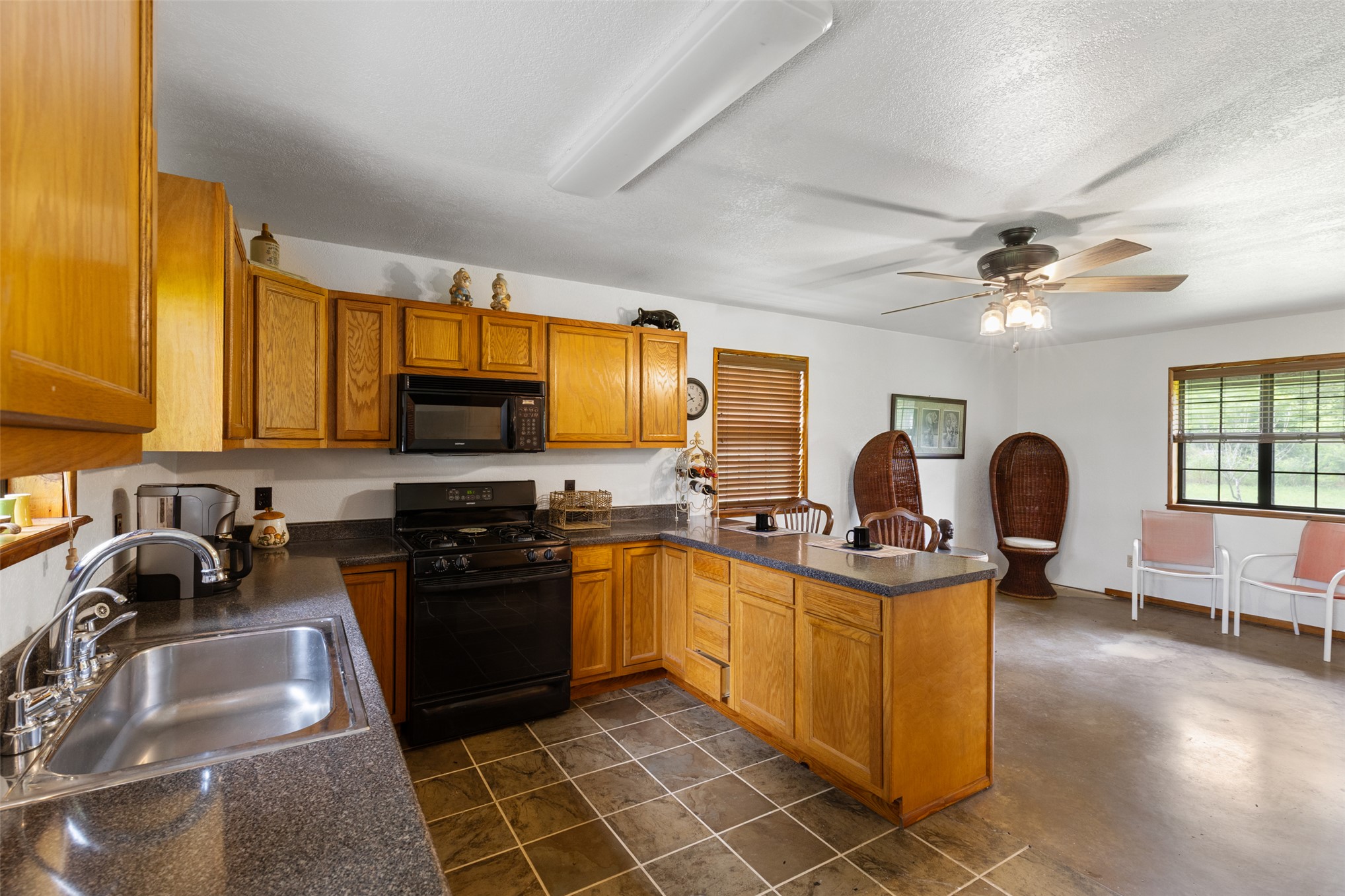 447 Pink Gladiola Property Photo 18