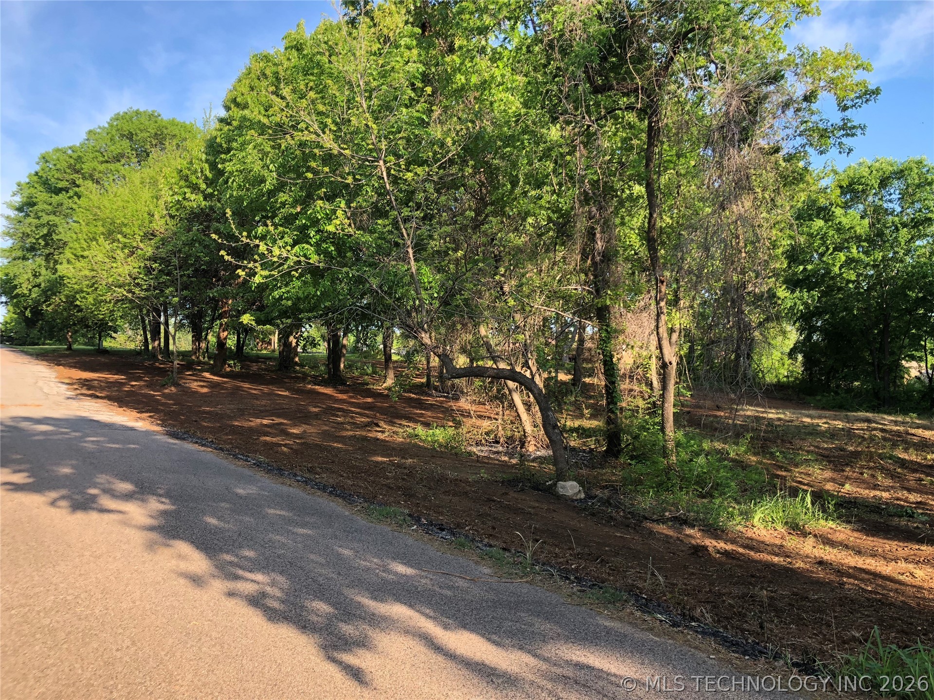 000 Rolling Wood Hills Drive Property Photo 18