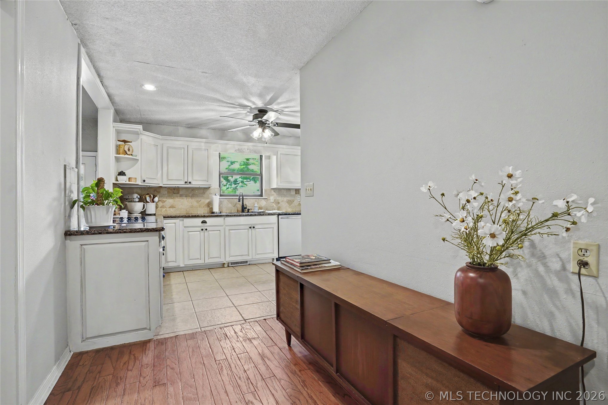 5733 E 97th Place Property Photo 14
