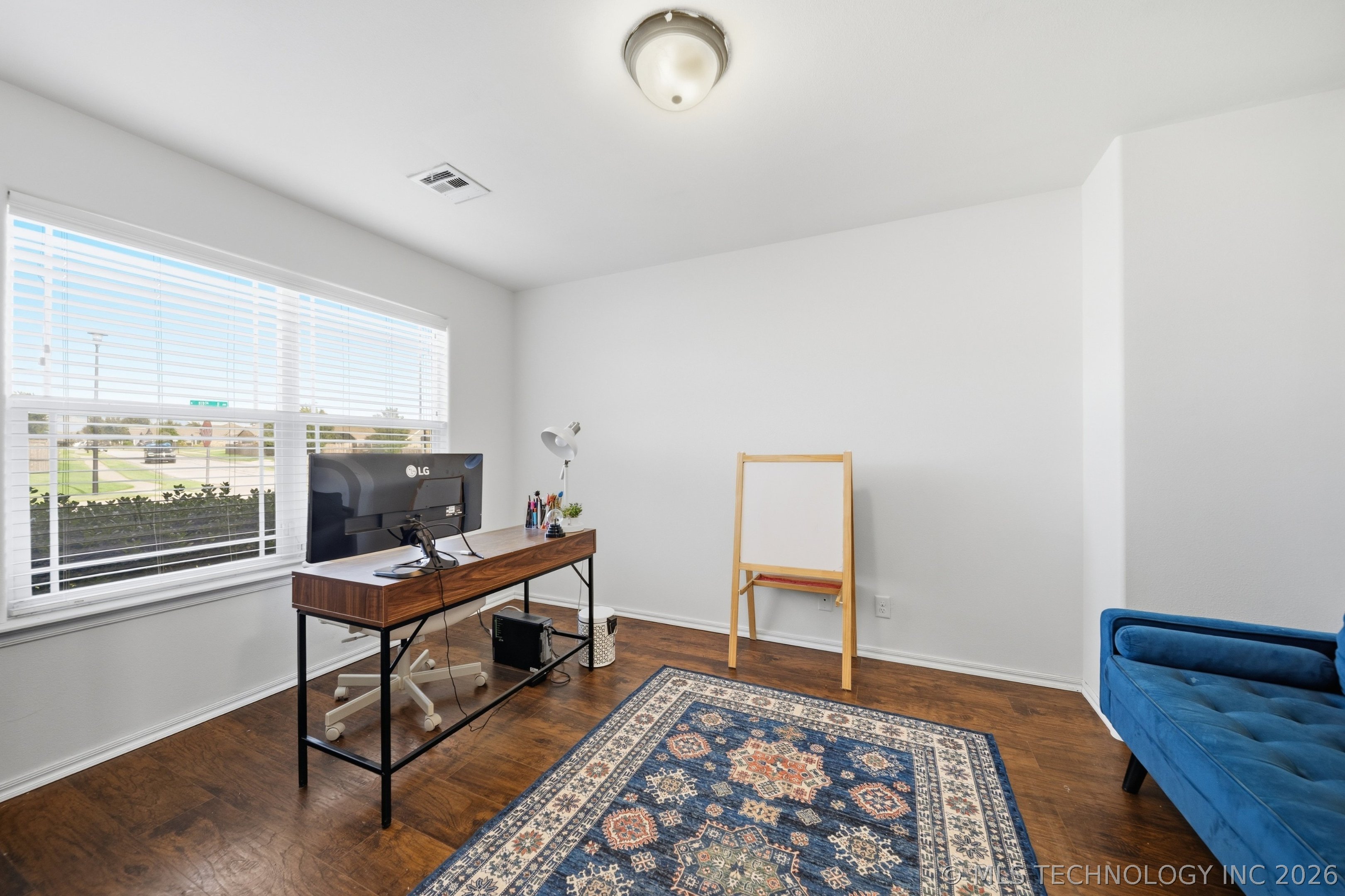 11040 N 119th Avenue E Property Photo 8