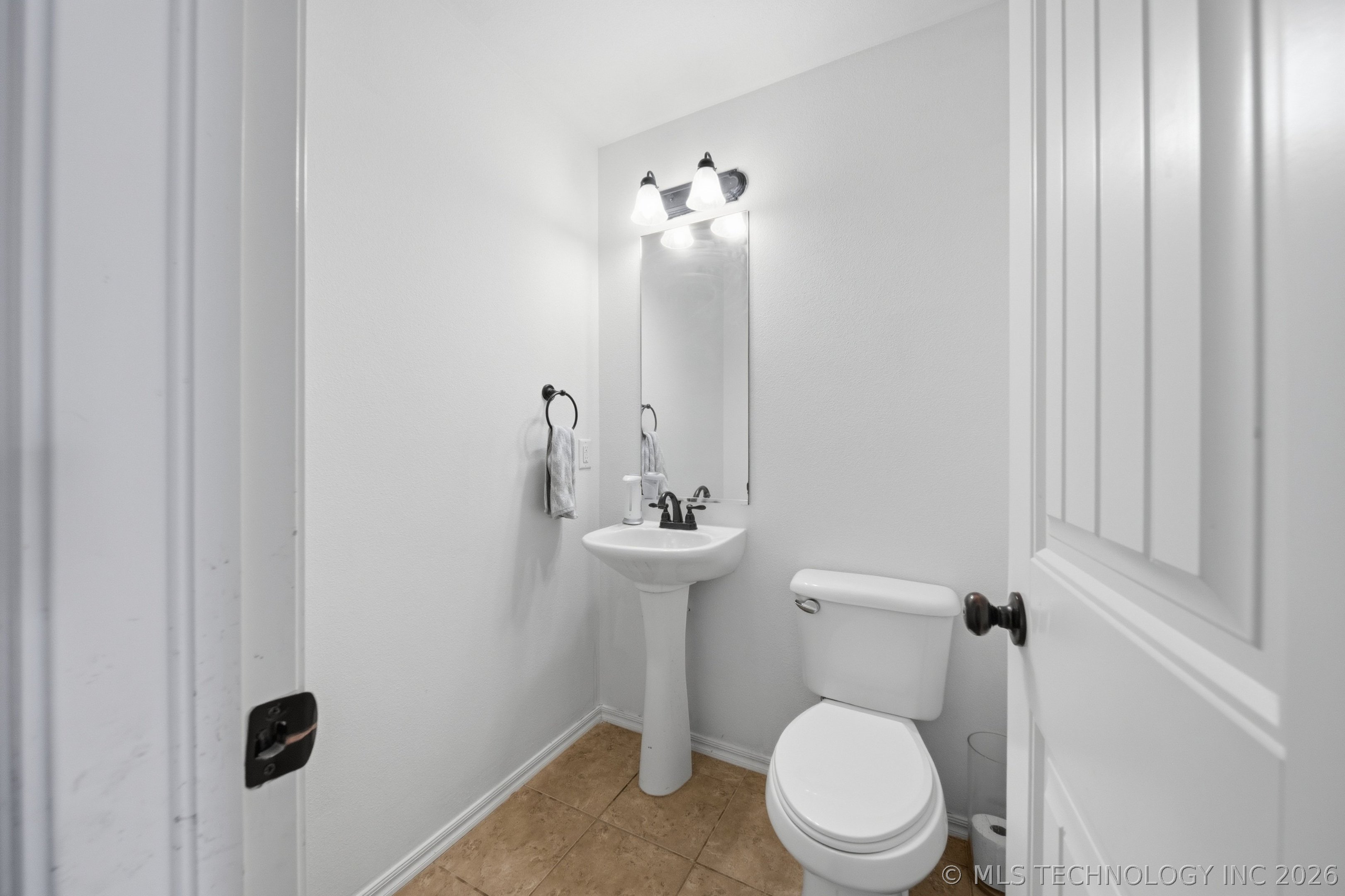 11040 N 119th Avenue E Property Photo 35