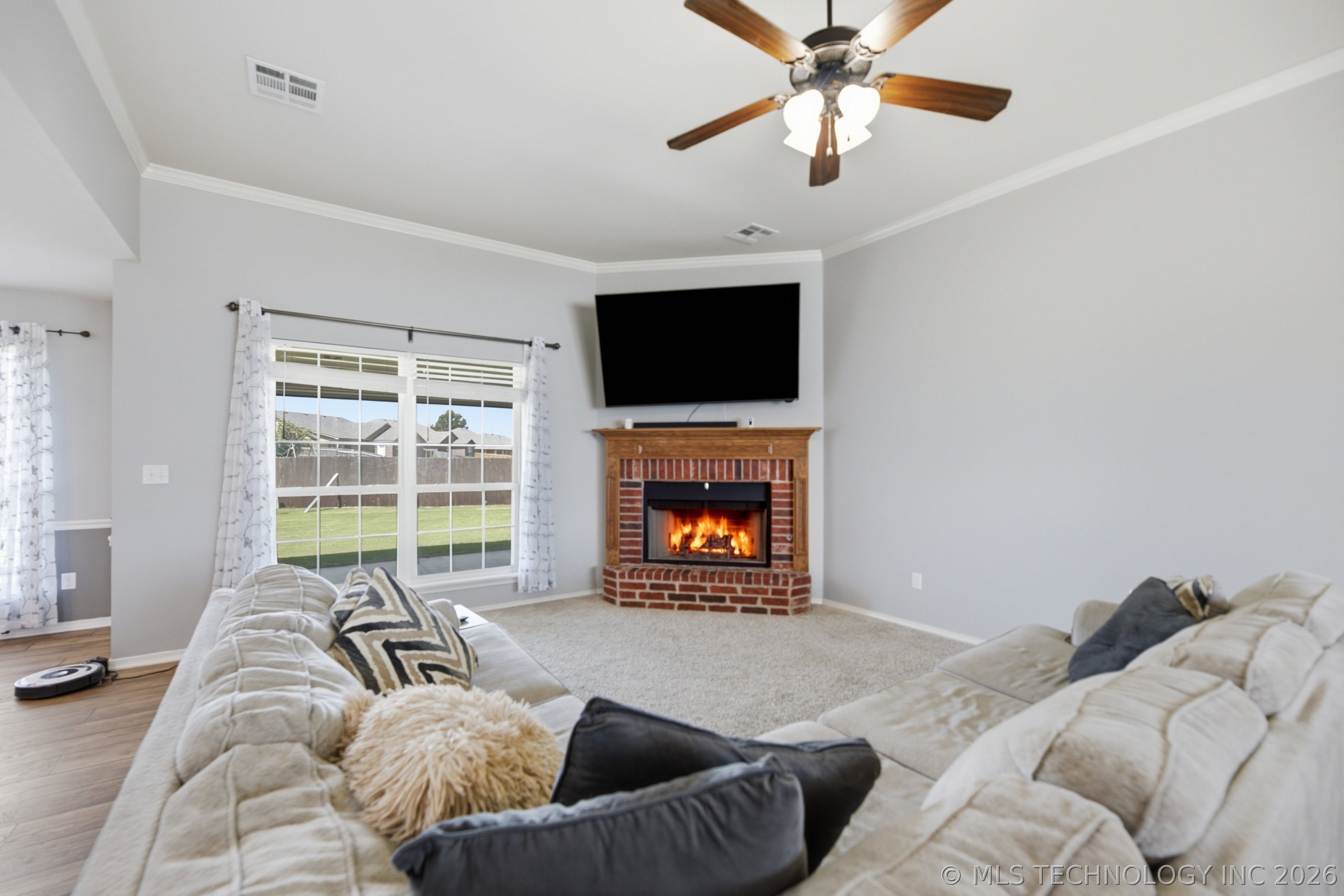 20516 E 31st Place Property Photo 4