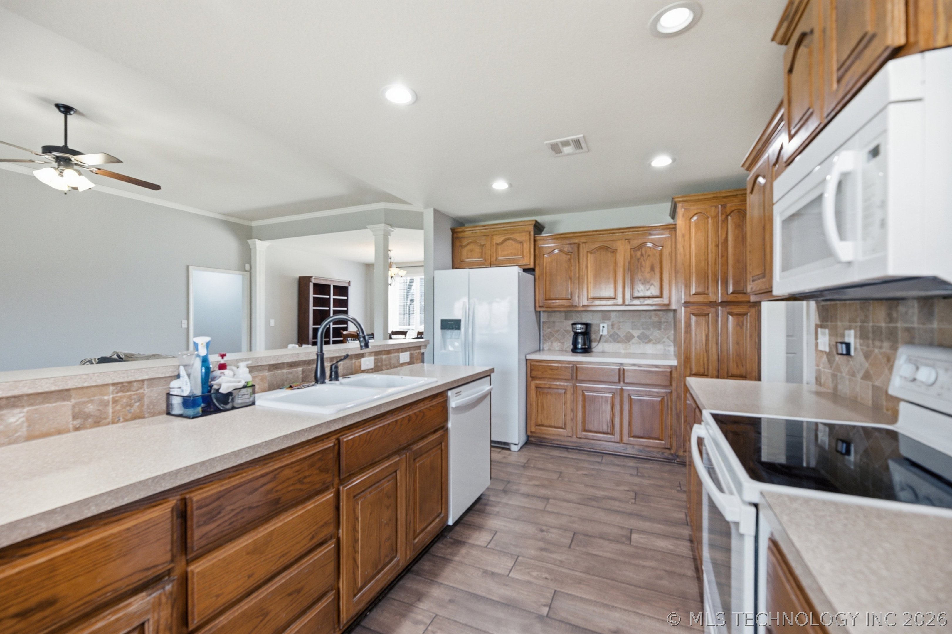 20516 E 31st Place Property Photo 8