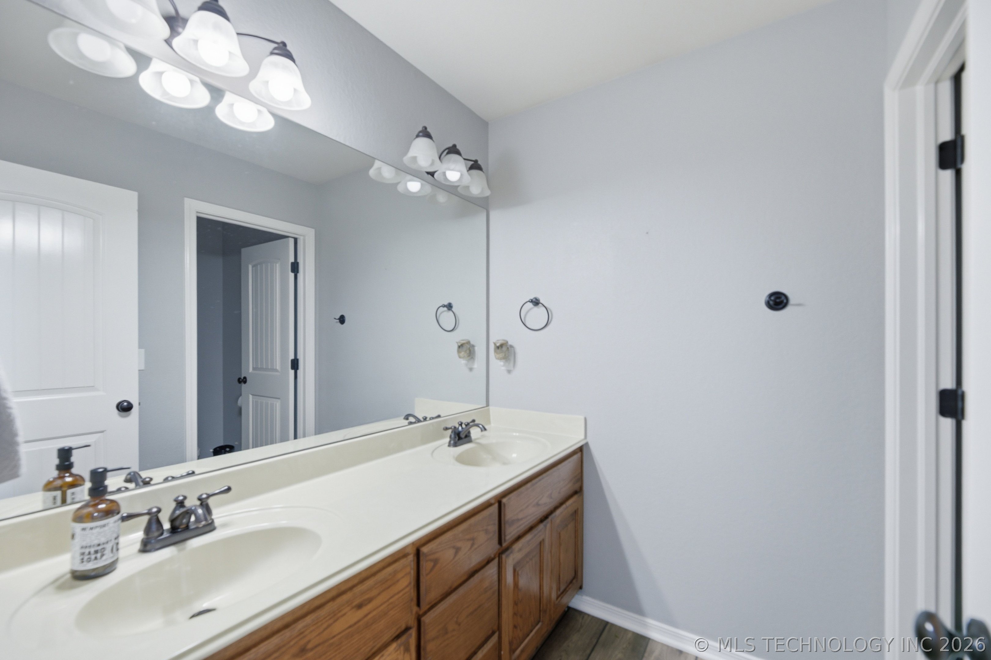 20516 E 31st Place Property Photo 14