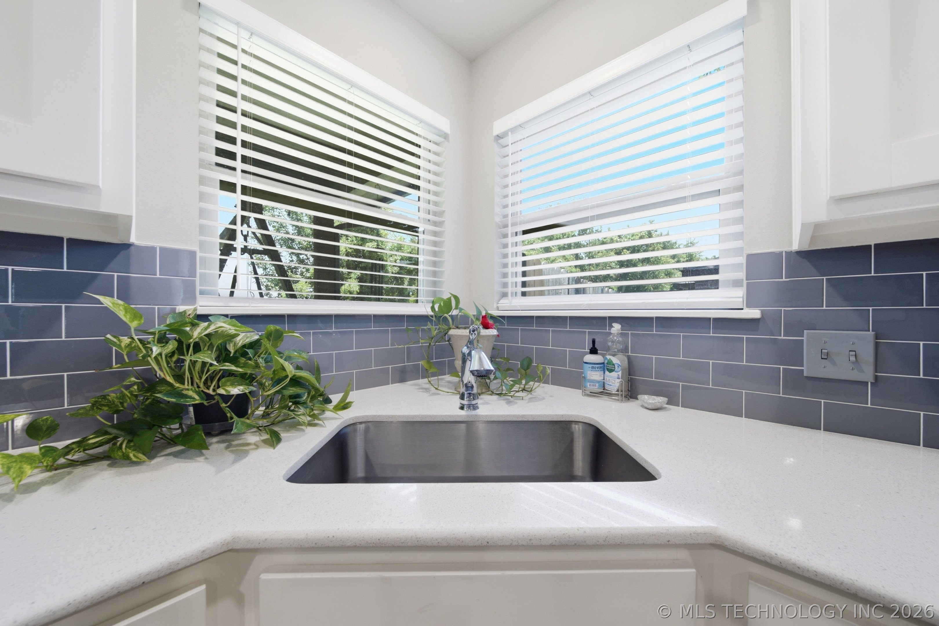 733 E 139th Place Property Photo 13