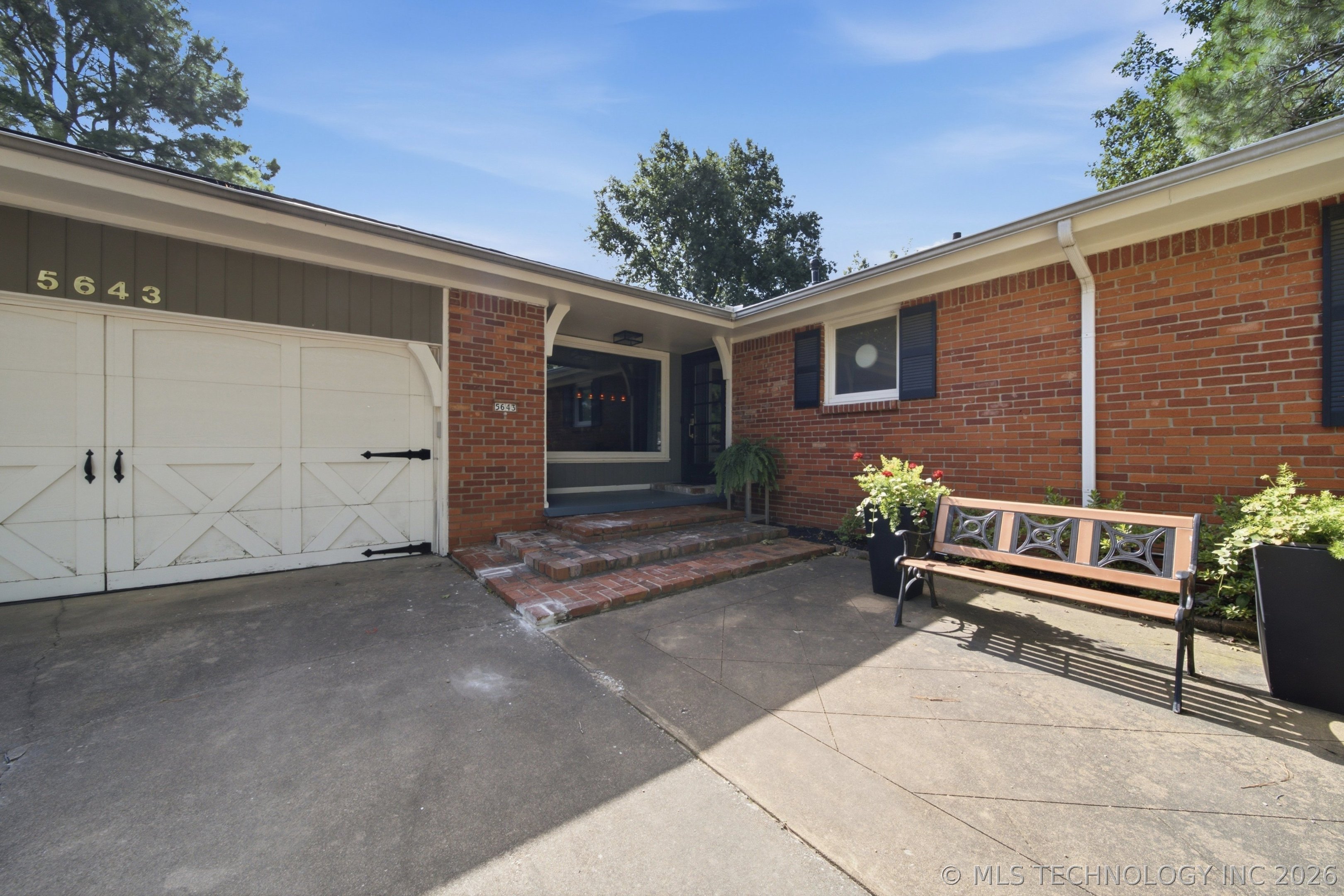 5643 S Yorktown Place Property Photo 4