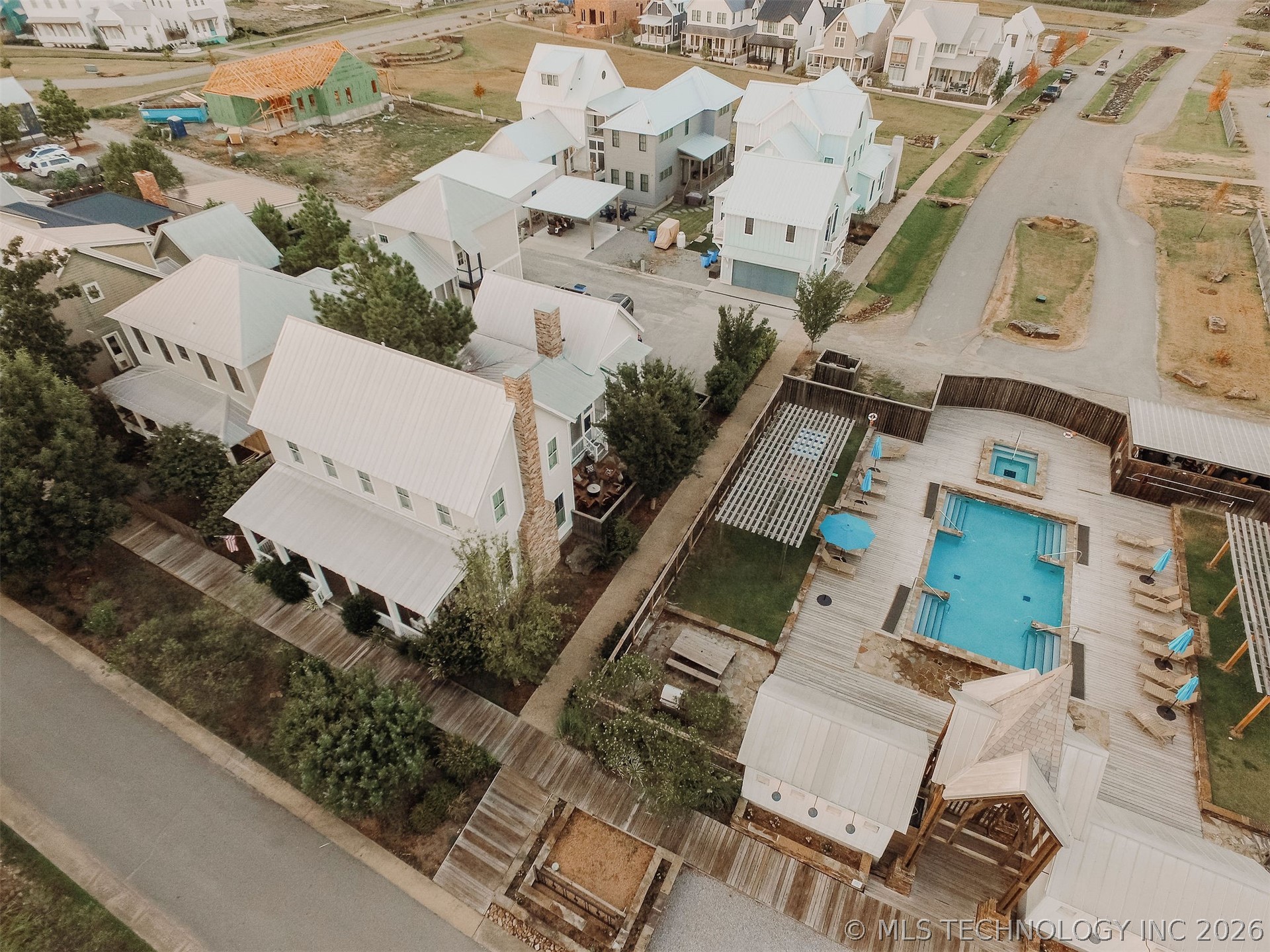 53 Boardwalk Property Photo 2