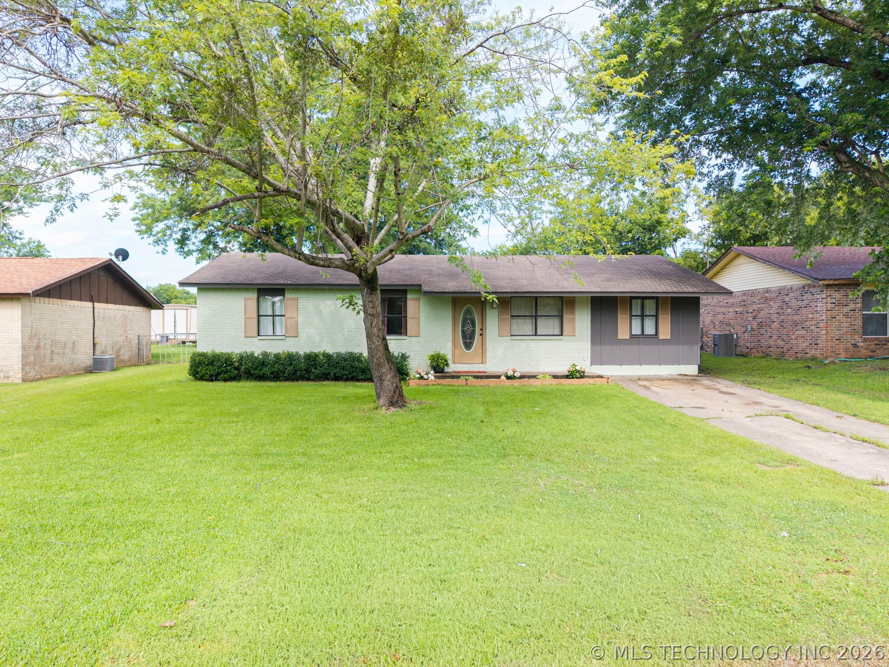 310 Grove Property Photo 3