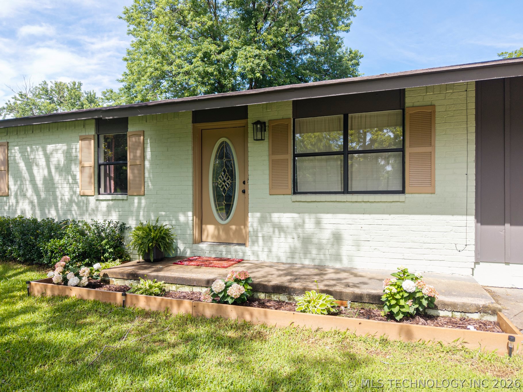 310 Grove Property Photo 5