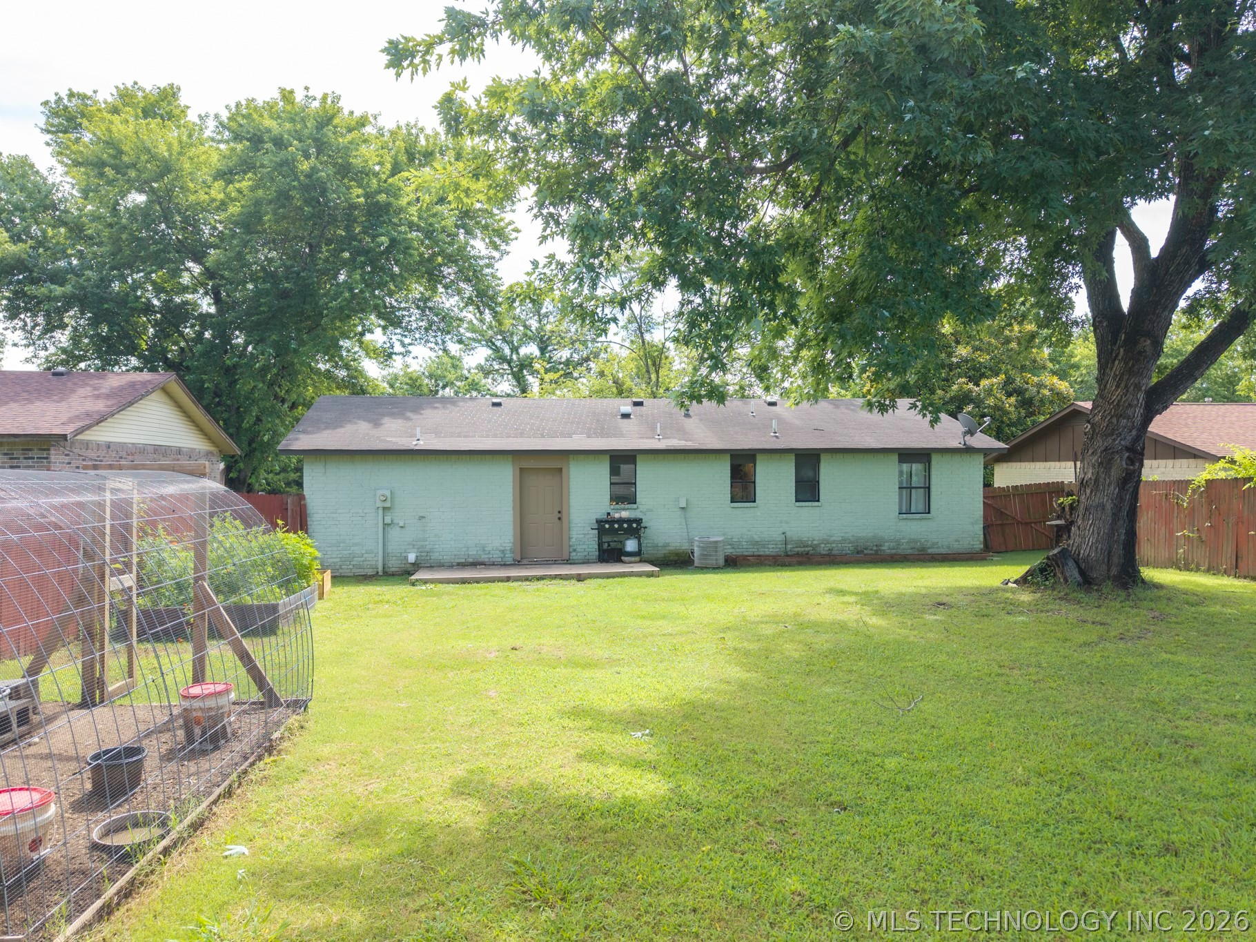 310 Grove Property Photo 6