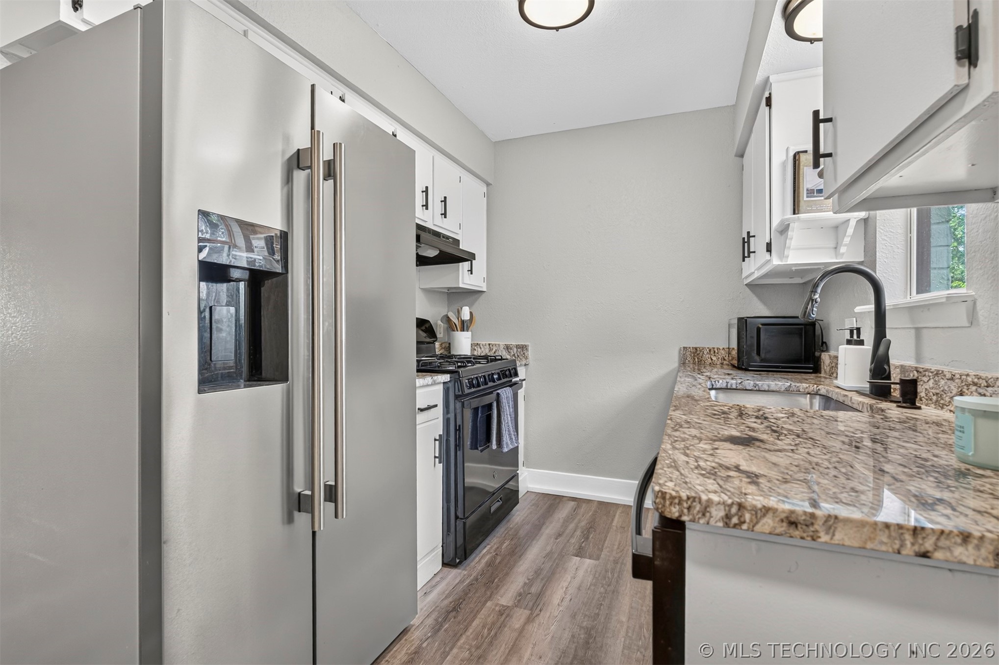 310 Grove Property Photo 16