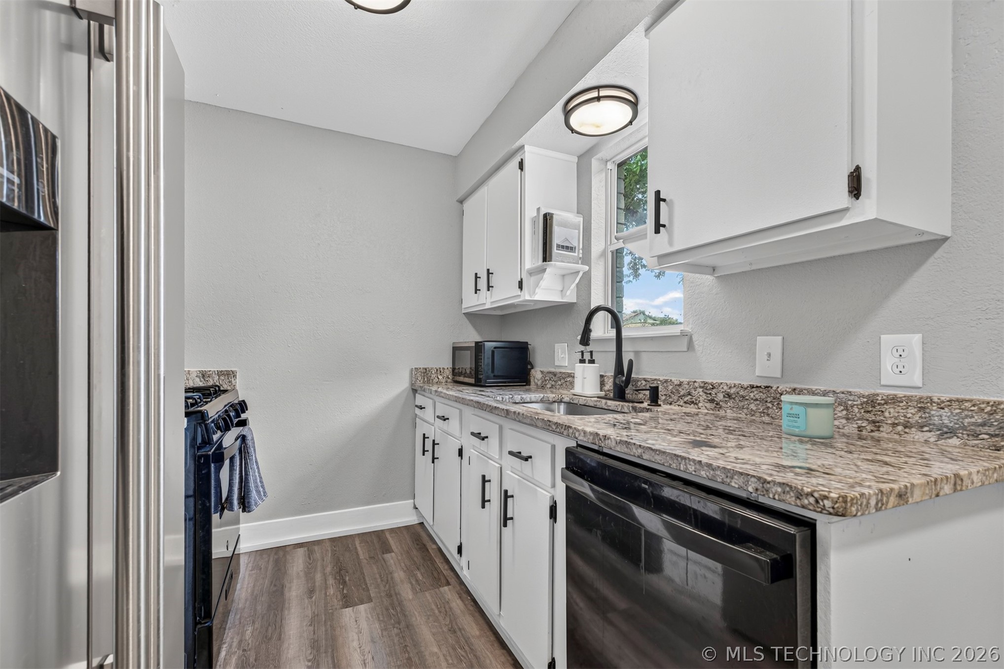 310 Grove Property Photo 17