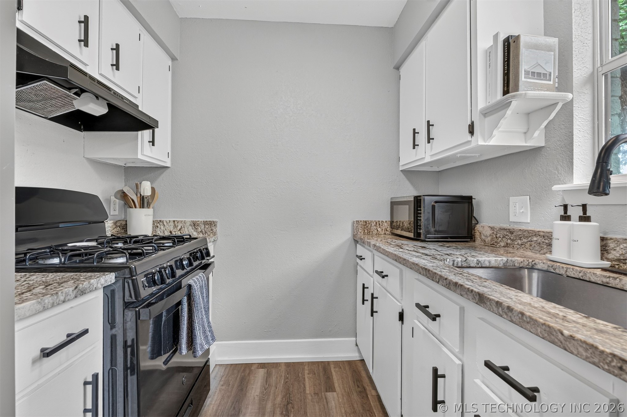 310 Grove Property Photo 19