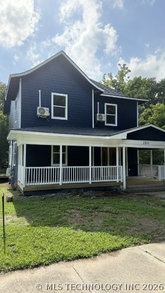 1301 Summit Street Property Photo 1