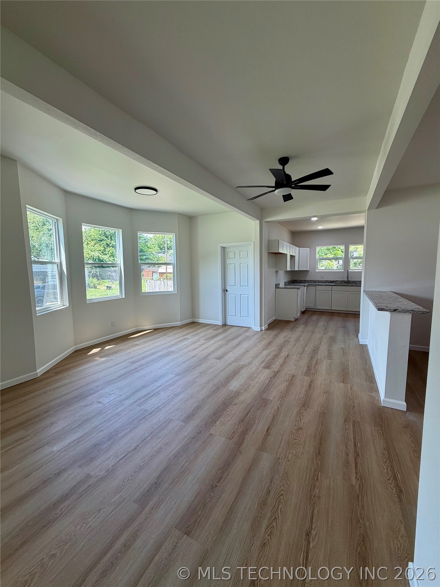 1301 Summit Street Property Photo 6