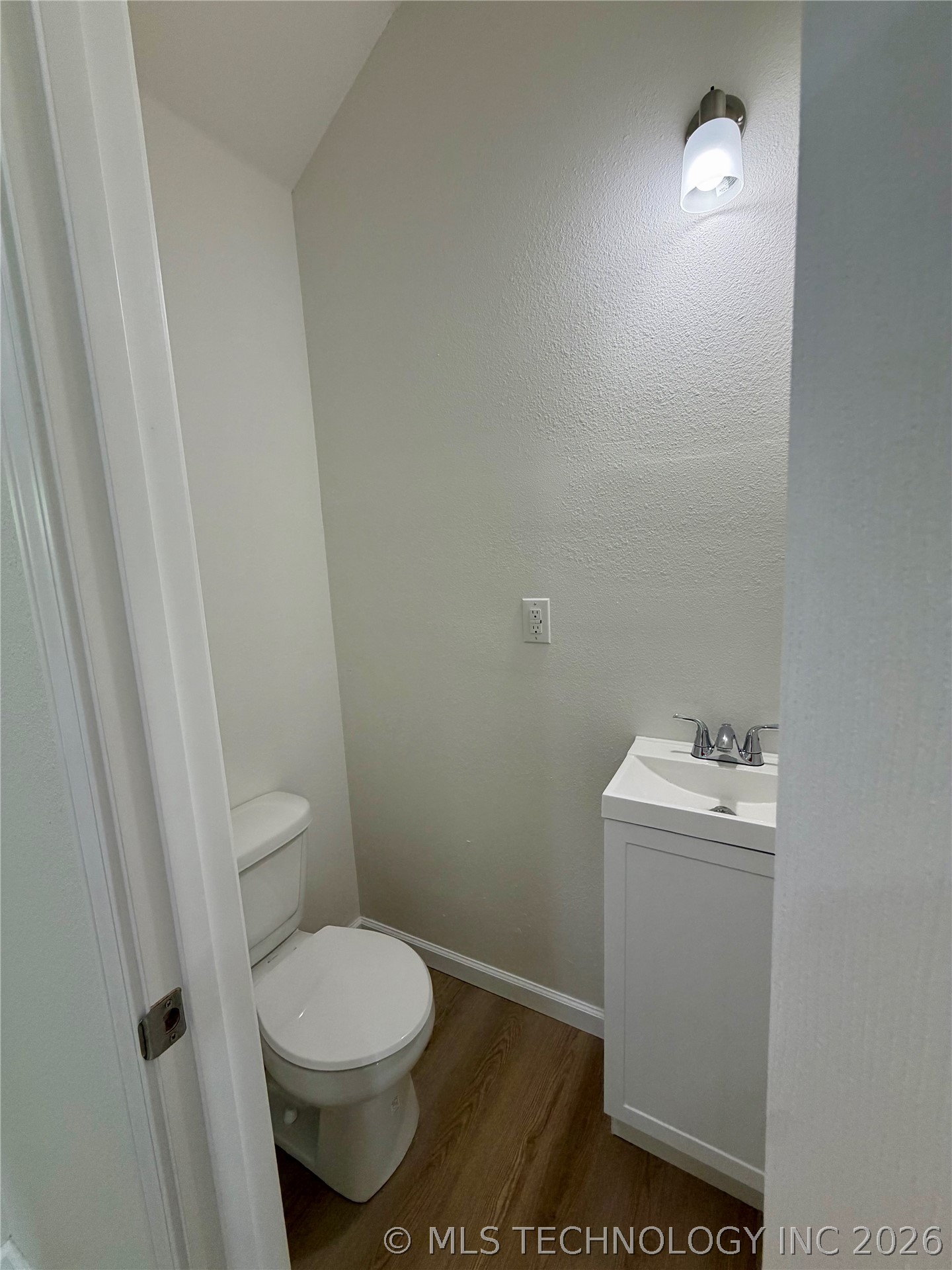 1301 Summit Street Property Photo 8