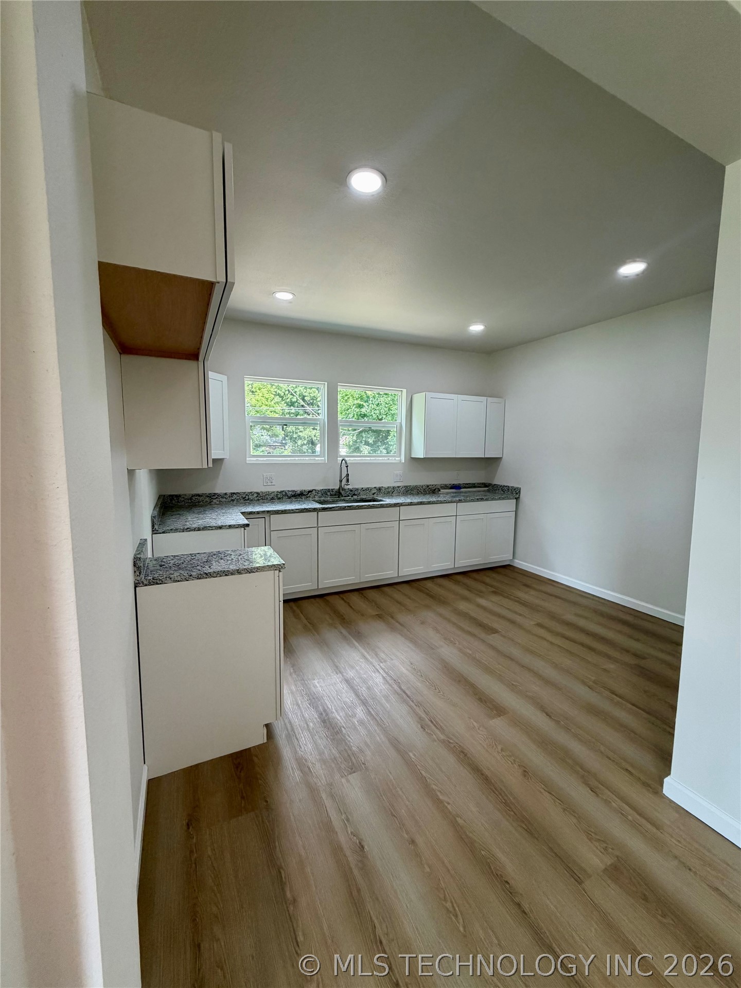 1301 Summit Street Property Photo 13