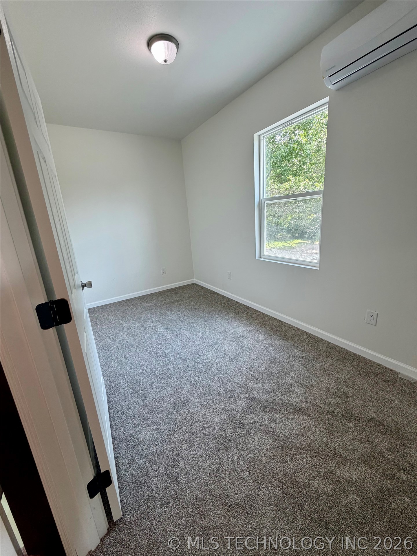 1301 Summit Street Property Photo 16