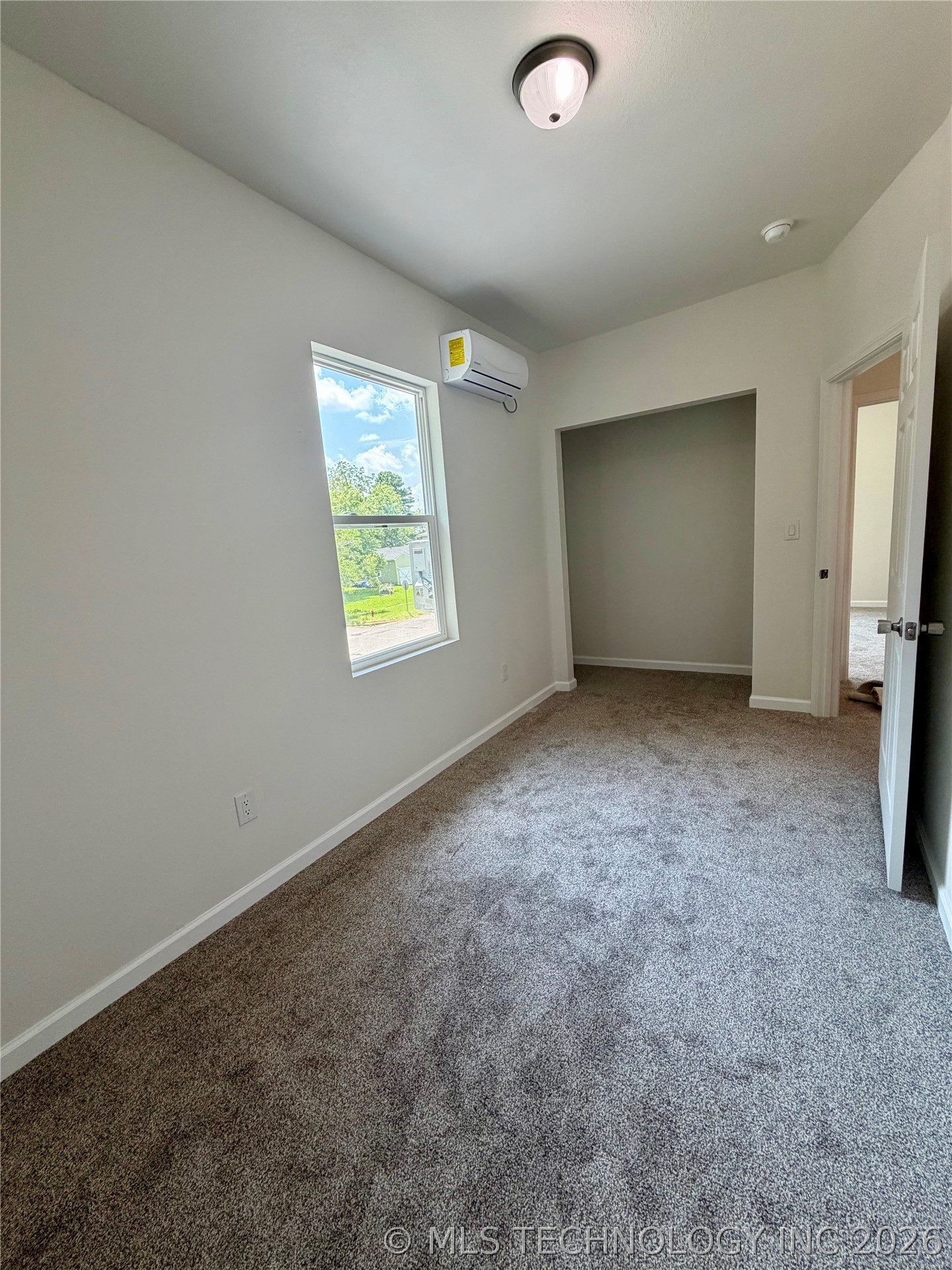 1301 Summit Street Property Photo 17