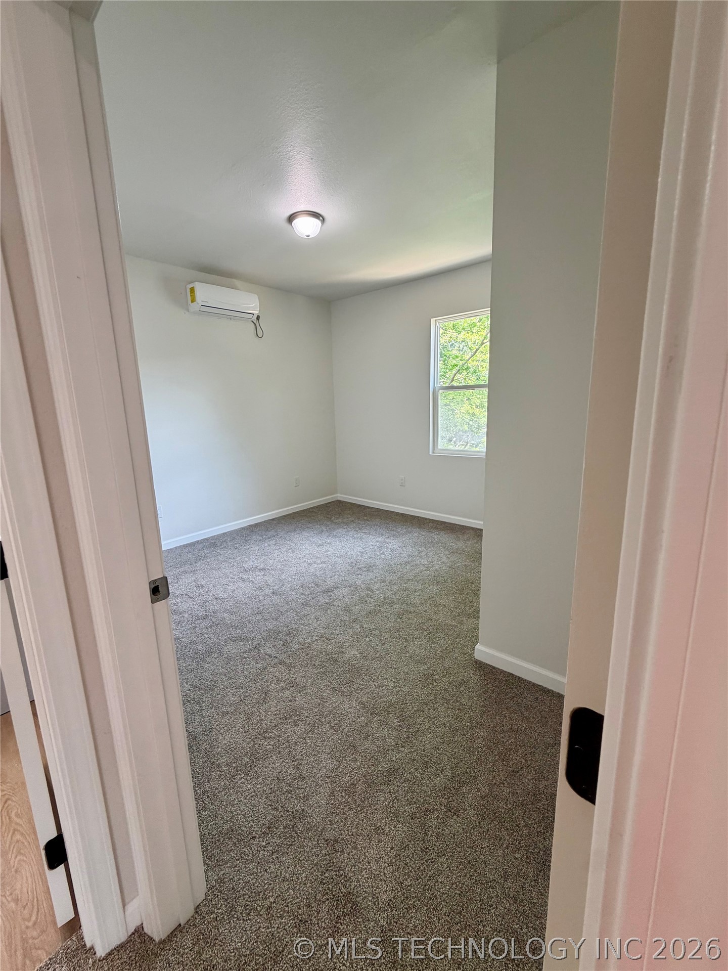 1301 Summit Street Property Photo 23