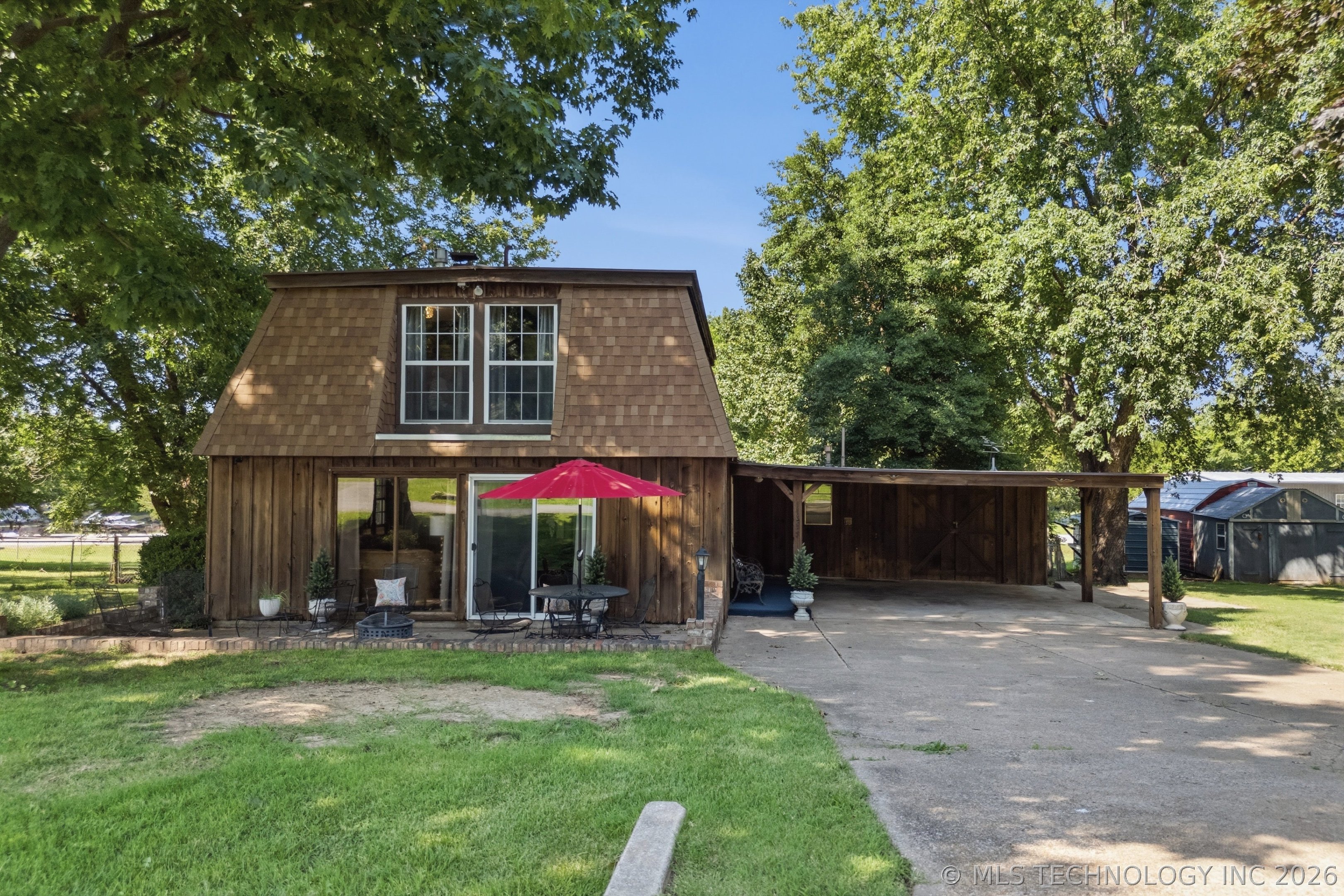 1337 E Leisure Lane Property Photo 1