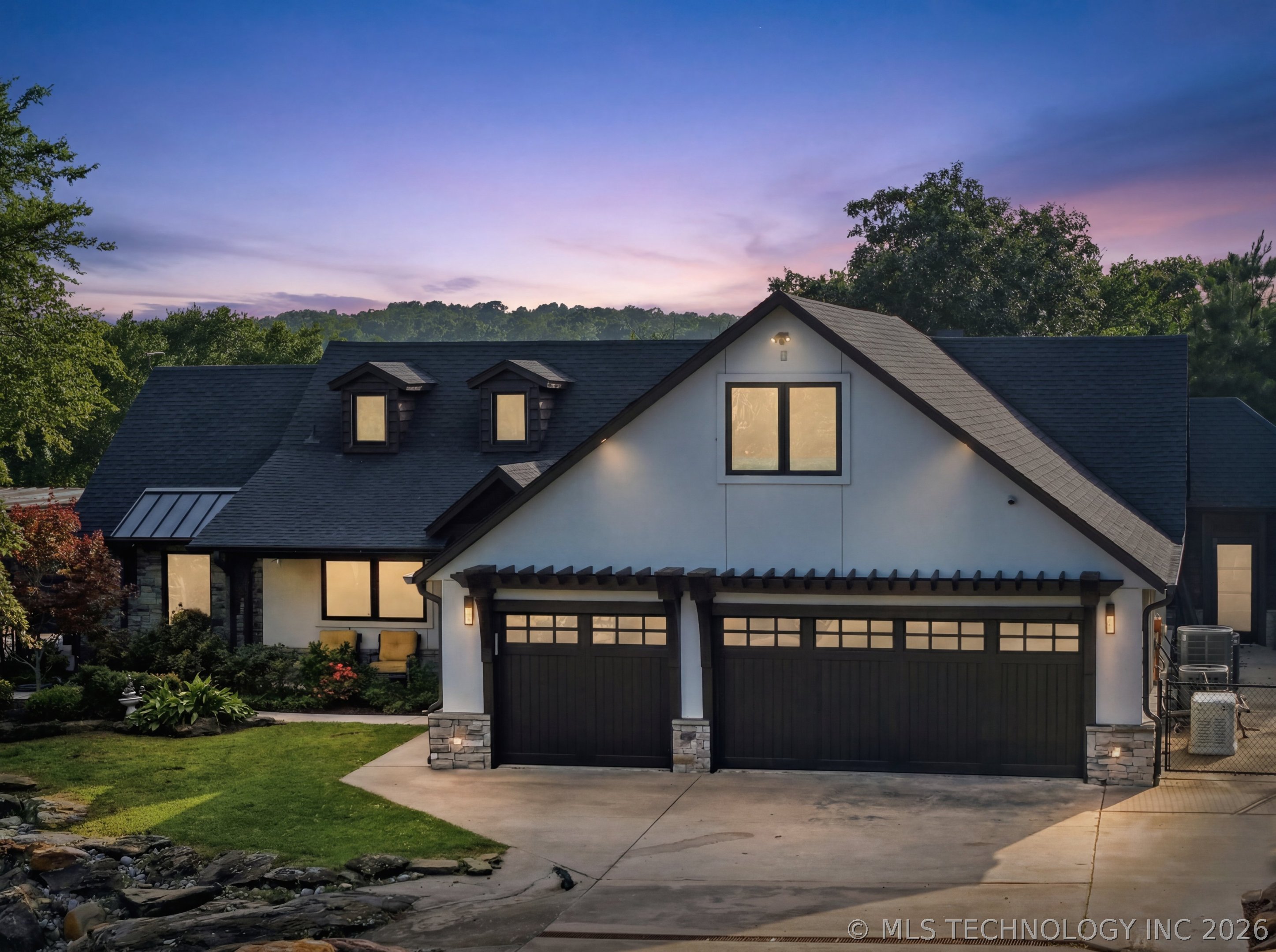 428114 E 1150 Road Property Photo 2