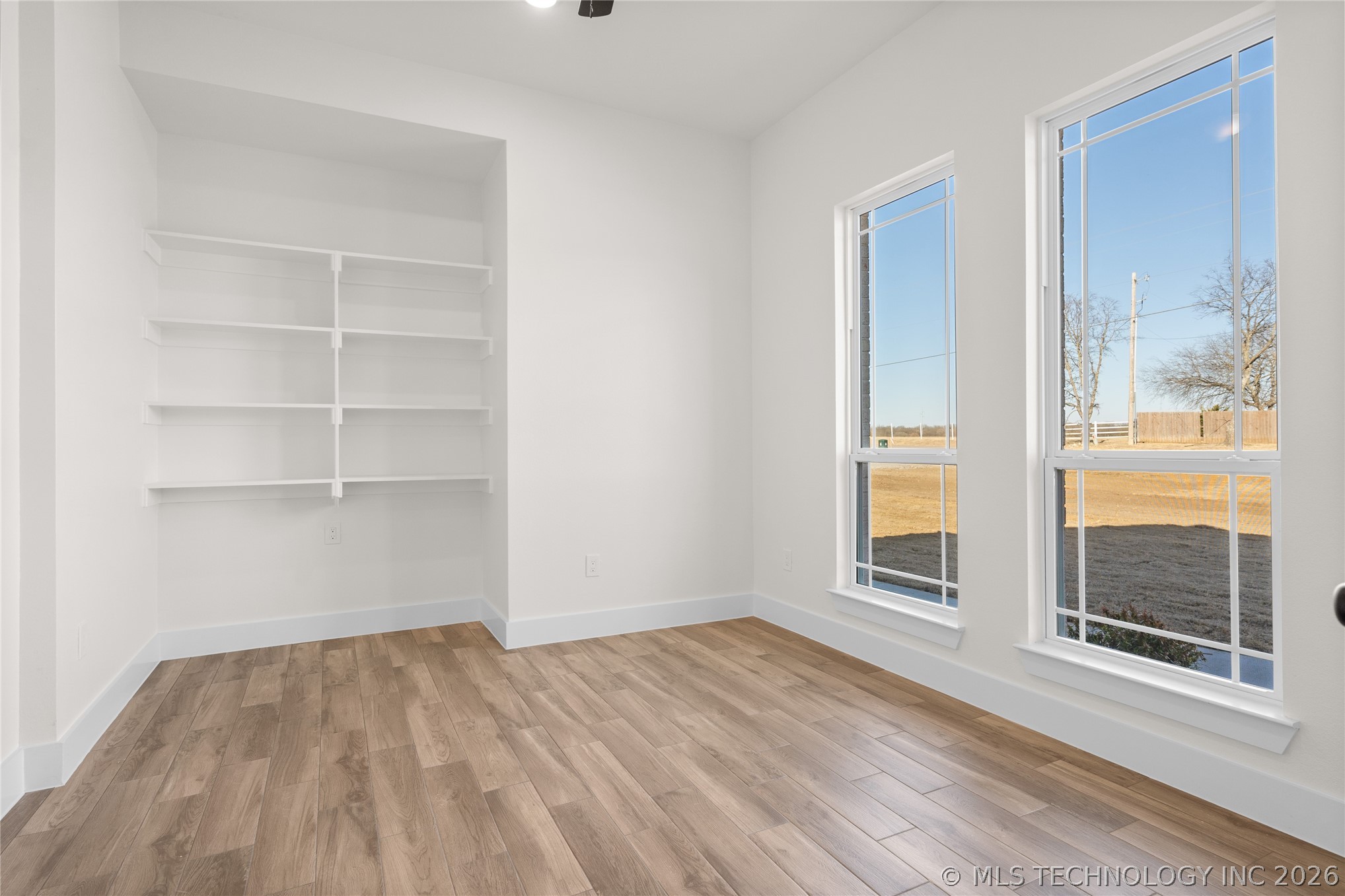 225 Gateway Property Photo 8