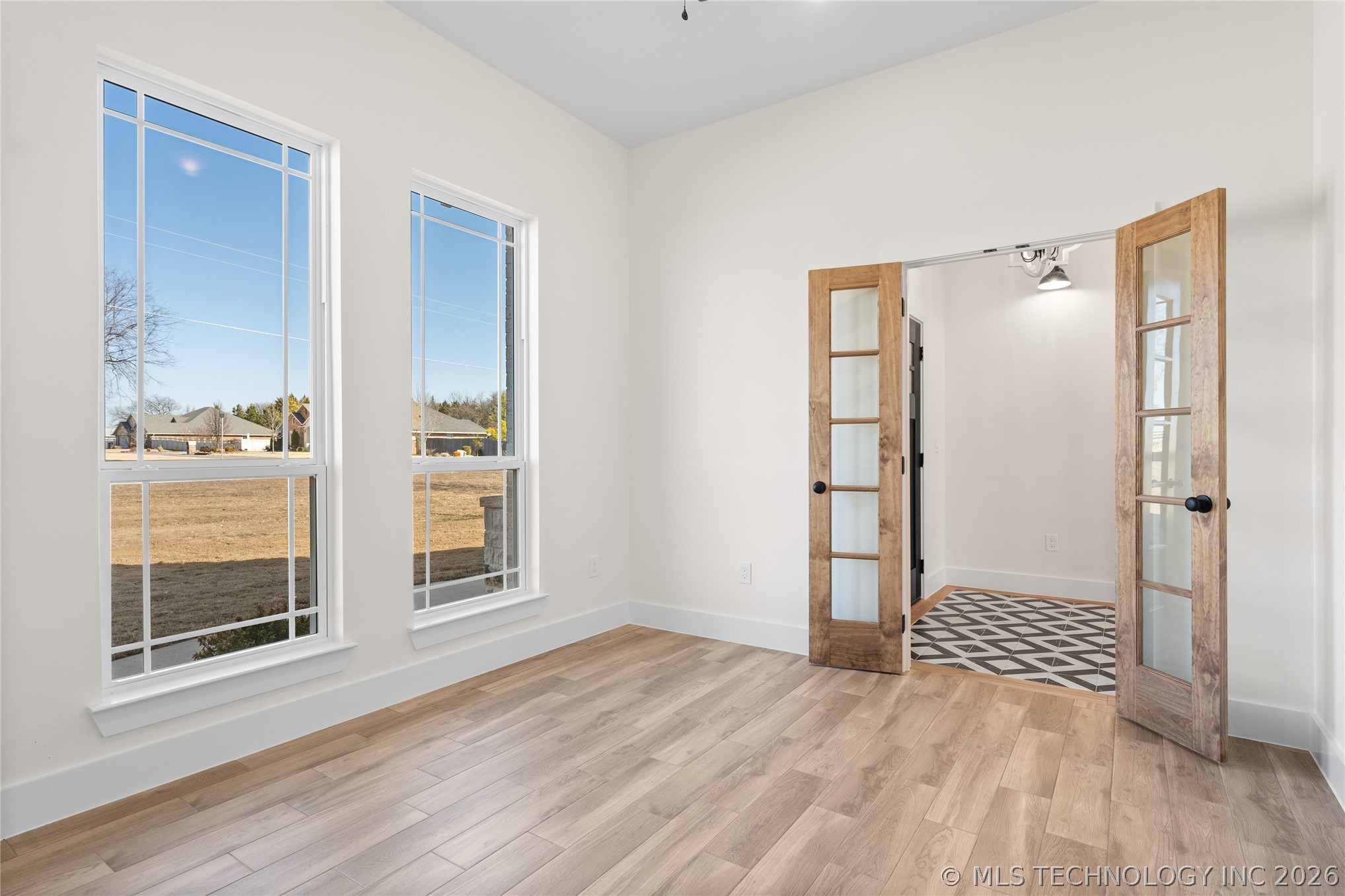 225 Gateway Property Photo 9