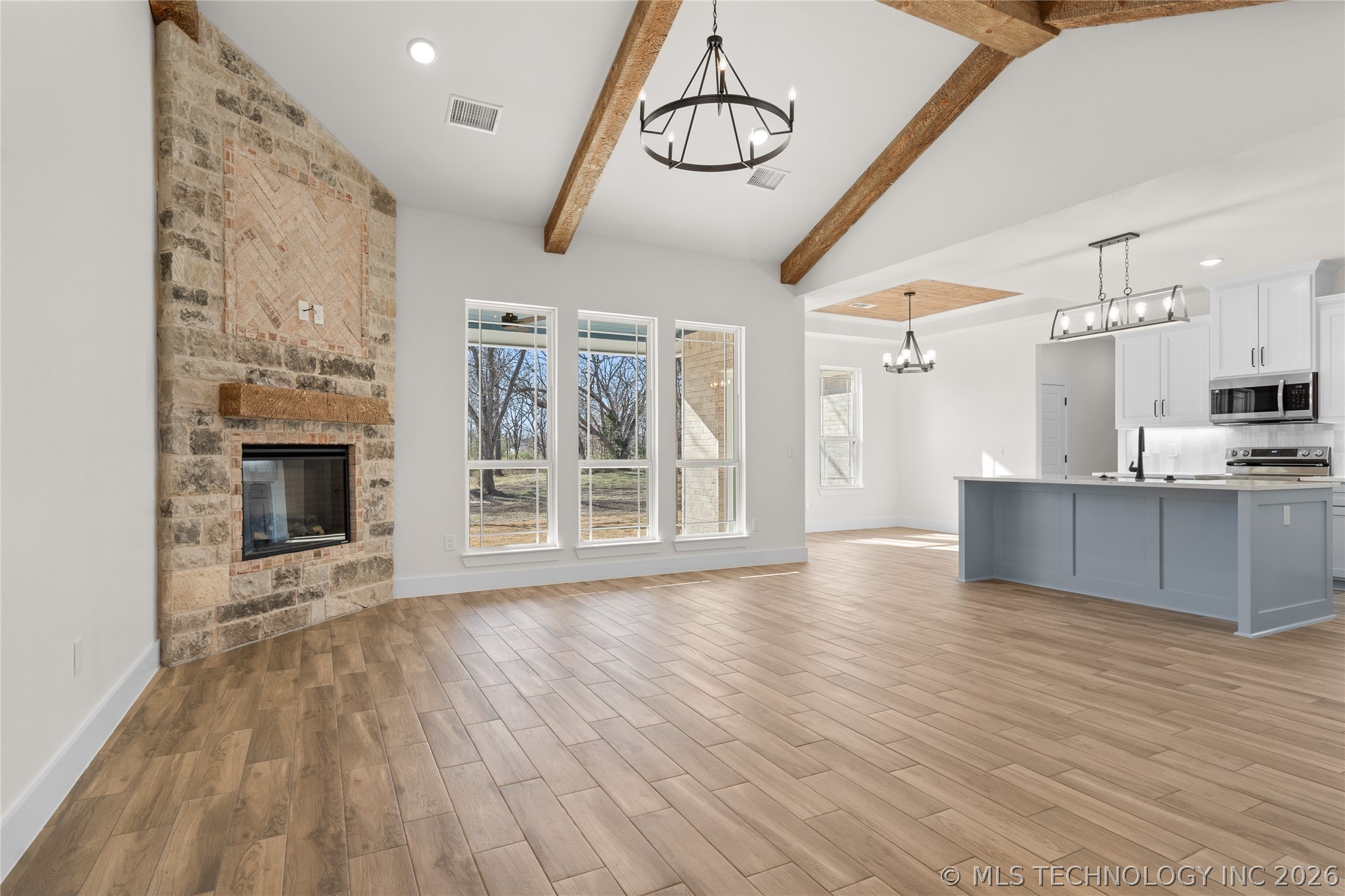 225 Gateway Property Photo 10