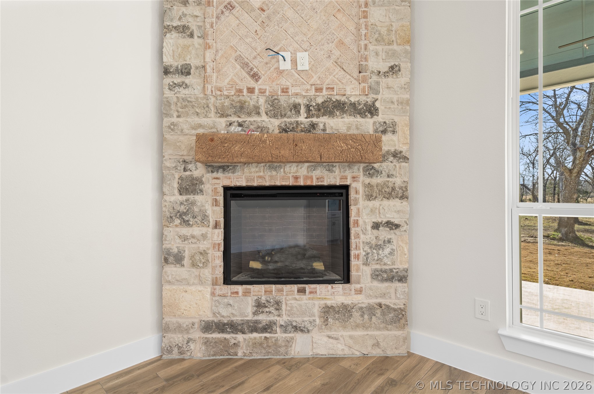 225 Gateway Property Photo 11