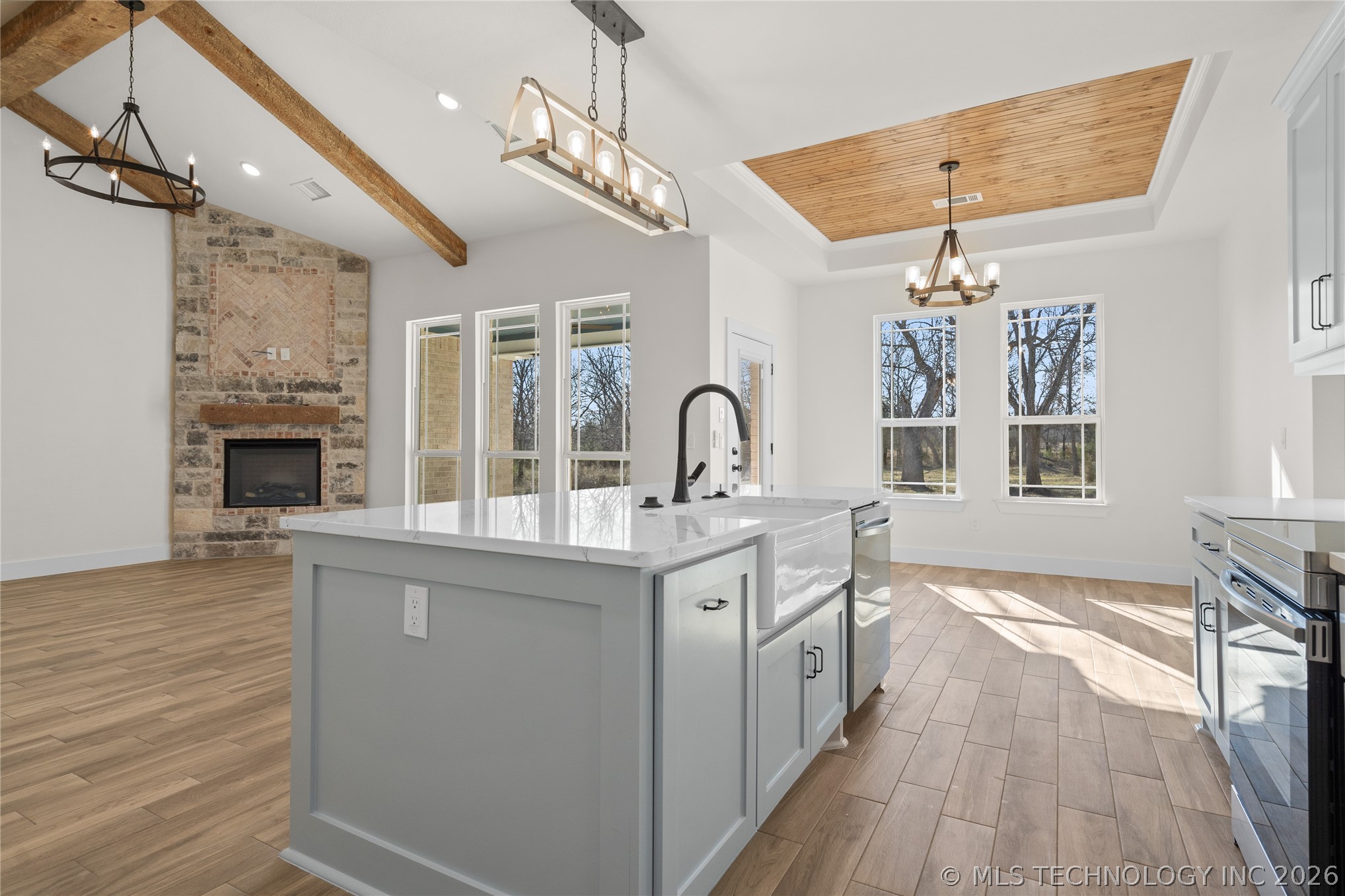 225 Gateway Property Photo 18