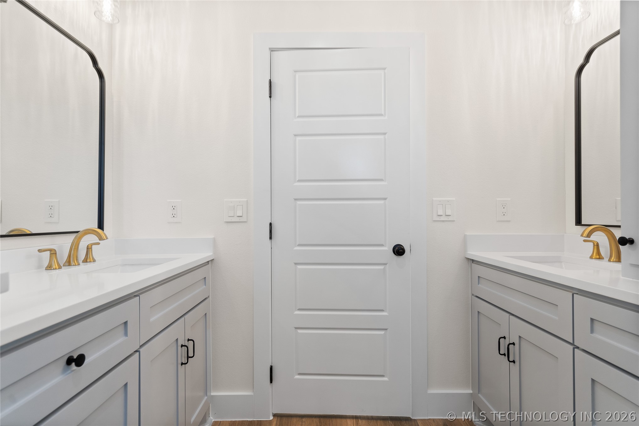225 Gateway Property Photo 31
