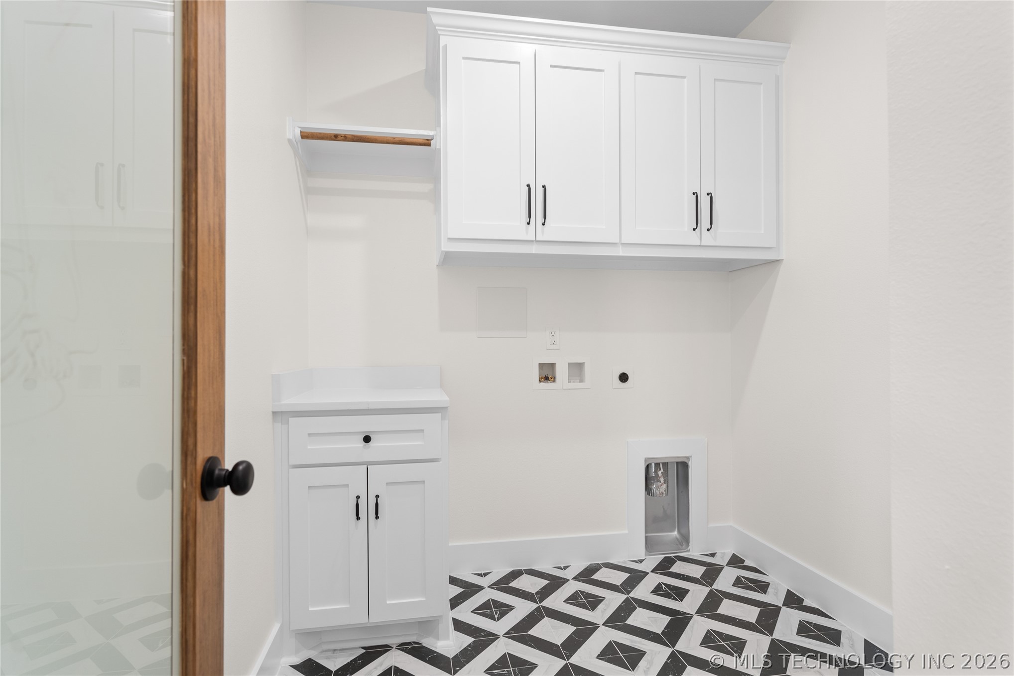 225 Gateway Property Photo 36