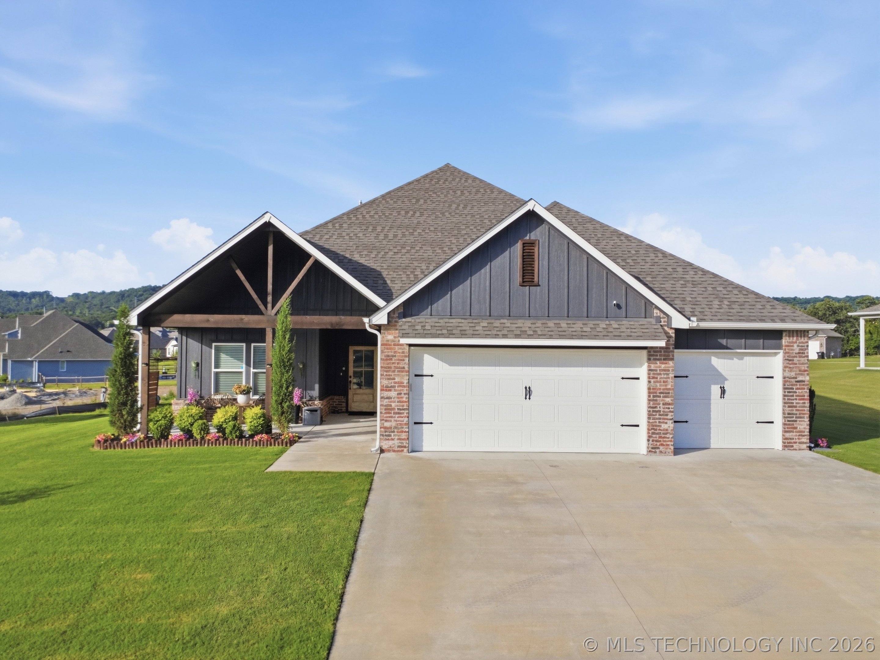 18960 E Orchard Circle Property Photo 1