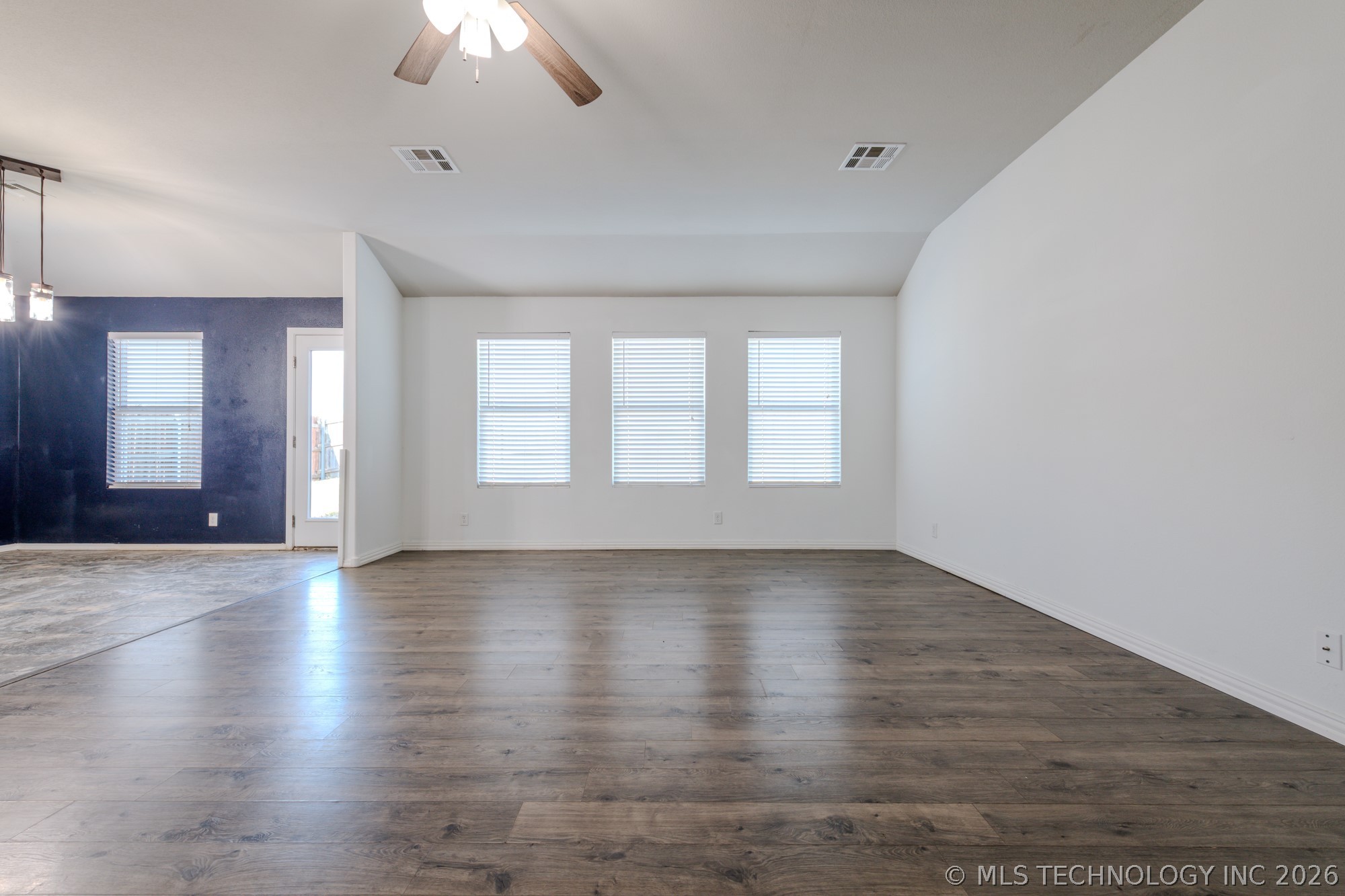 5811 E 146th Place S Property Photo 4