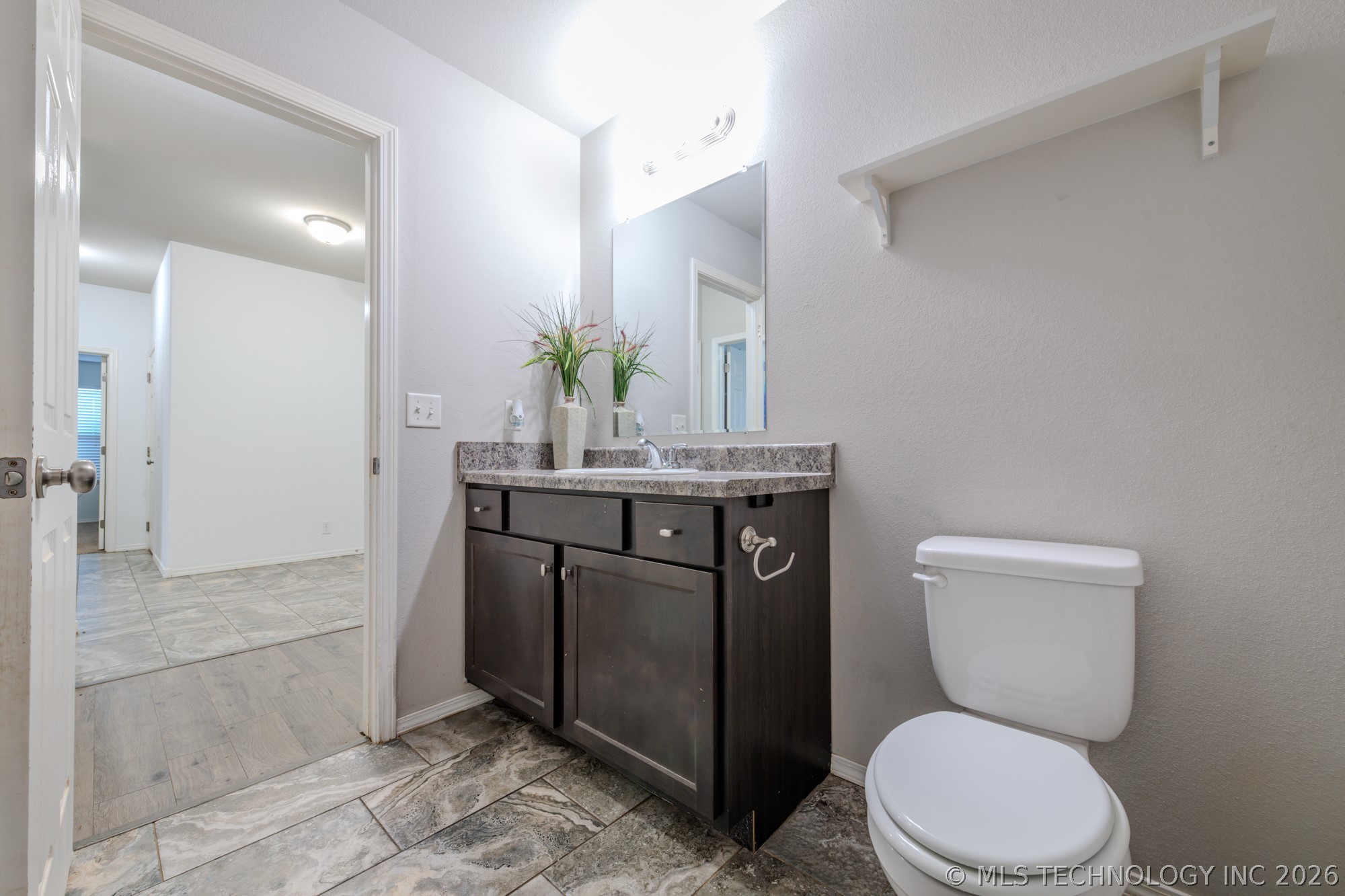 5811 E 146th Place S Property Photo 27