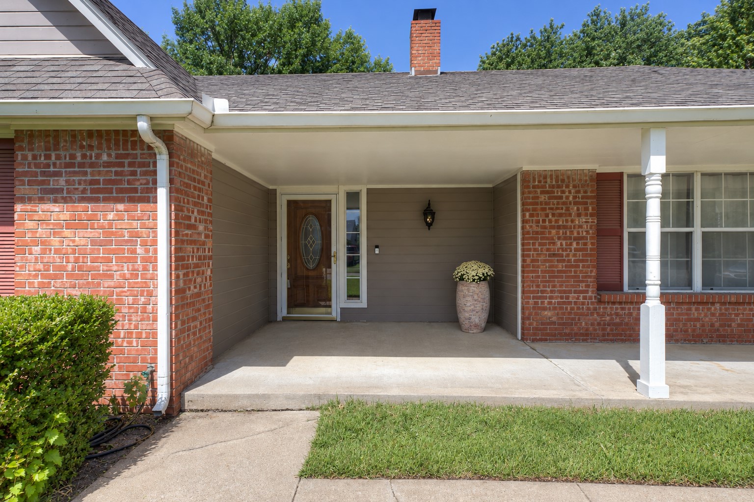 10906 S 84th East Avenue Property Photo 2