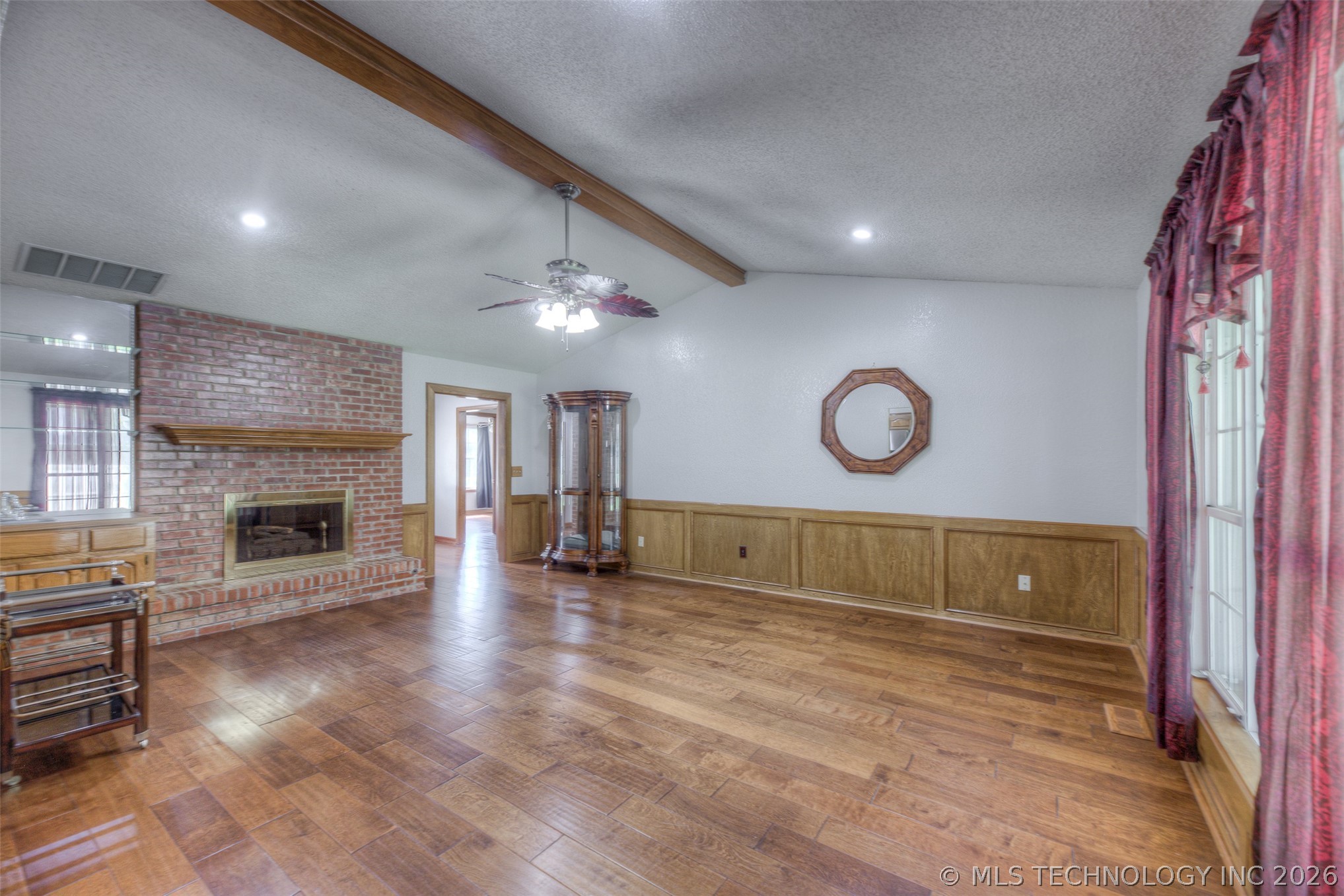 10906 S 84th East Avenue Property Photo 5