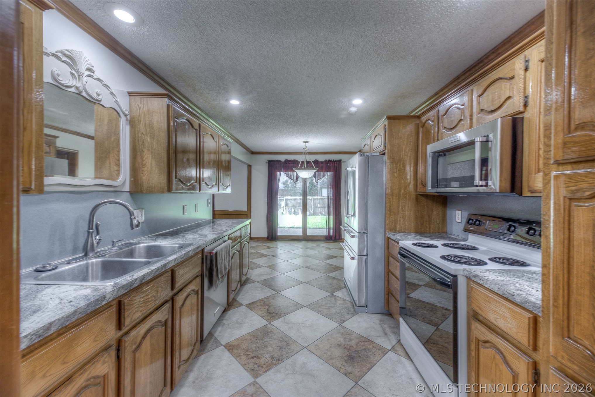 10906 S 84th East Avenue Property Photo 8