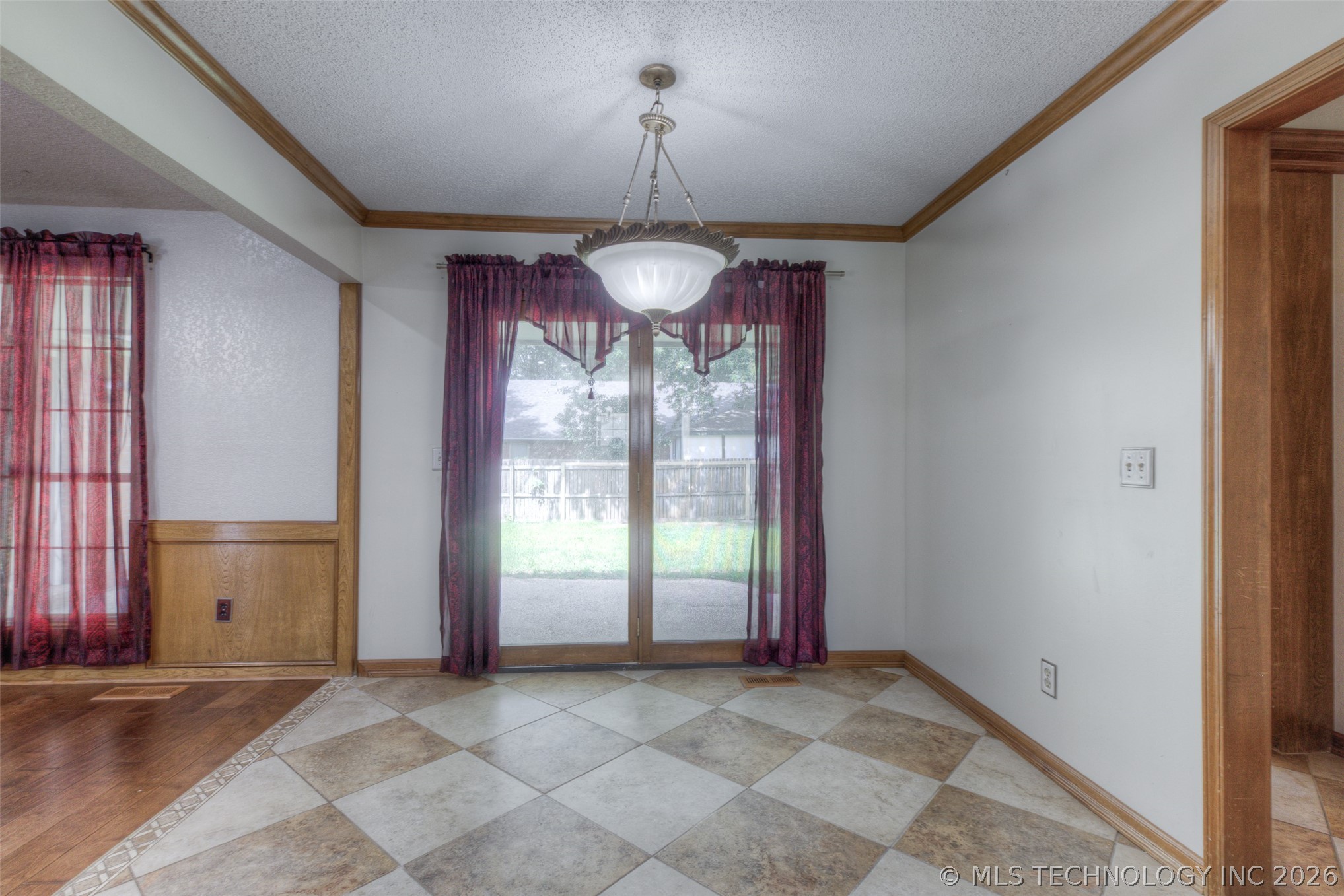 10906 S 84th East Avenue Property Photo 12
