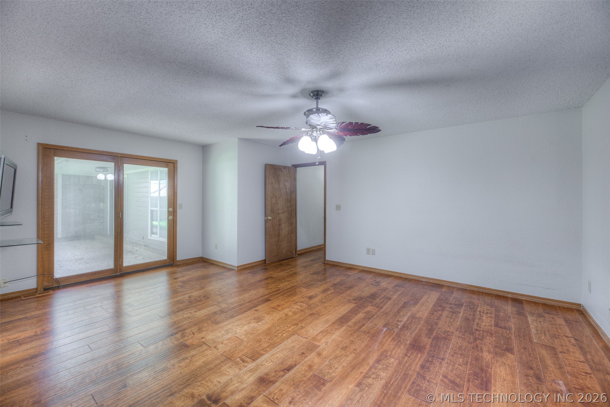 10906 S 84th East Avenue Property Photo 16