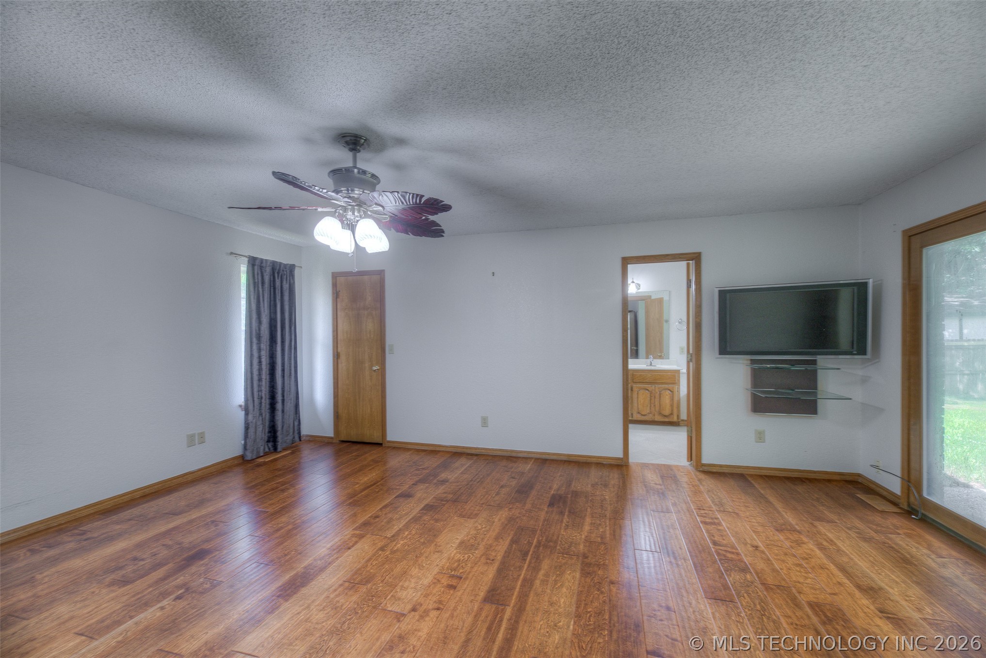 10906 S 84th East Avenue Property Photo 17