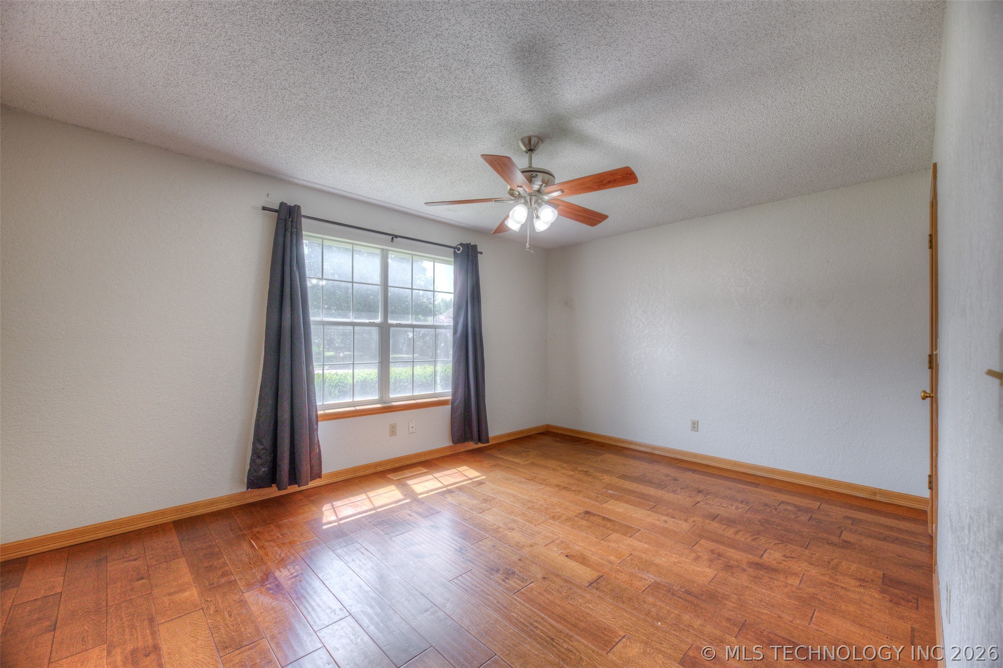 10906 S 84th East Avenue Property Photo 22