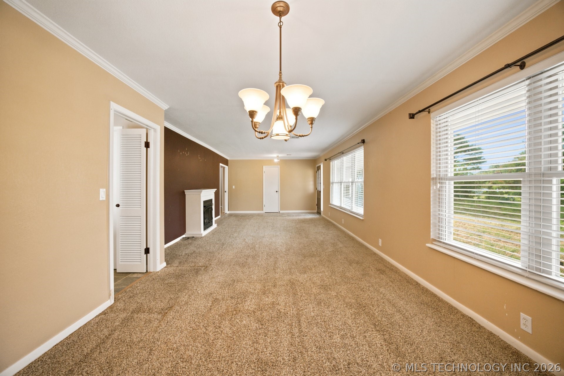 1703 E Comanche Avenue Property Photo 5