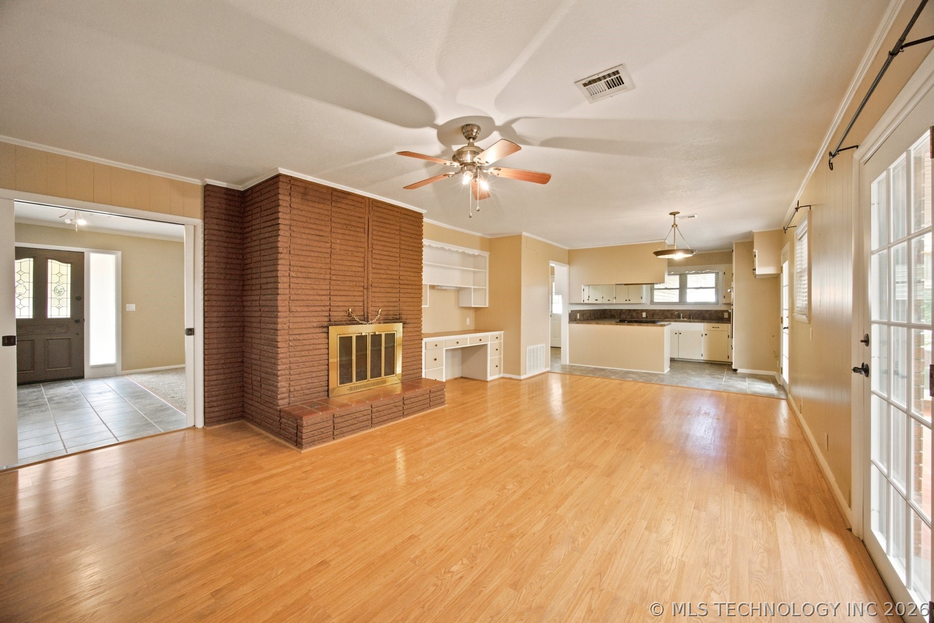1703 E Comanche Avenue Property Photo 8