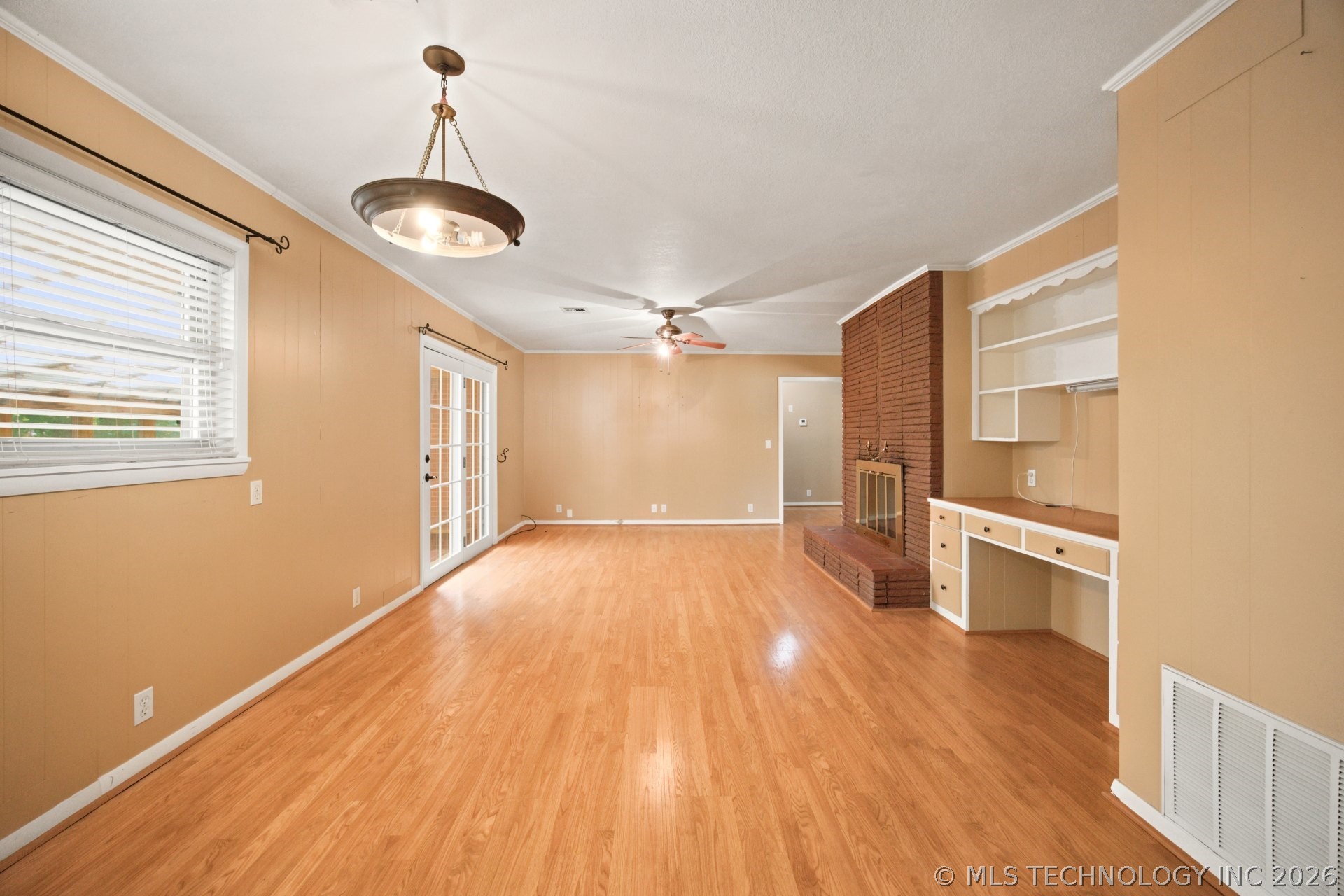 1703 E Comanche Avenue Property Photo 9