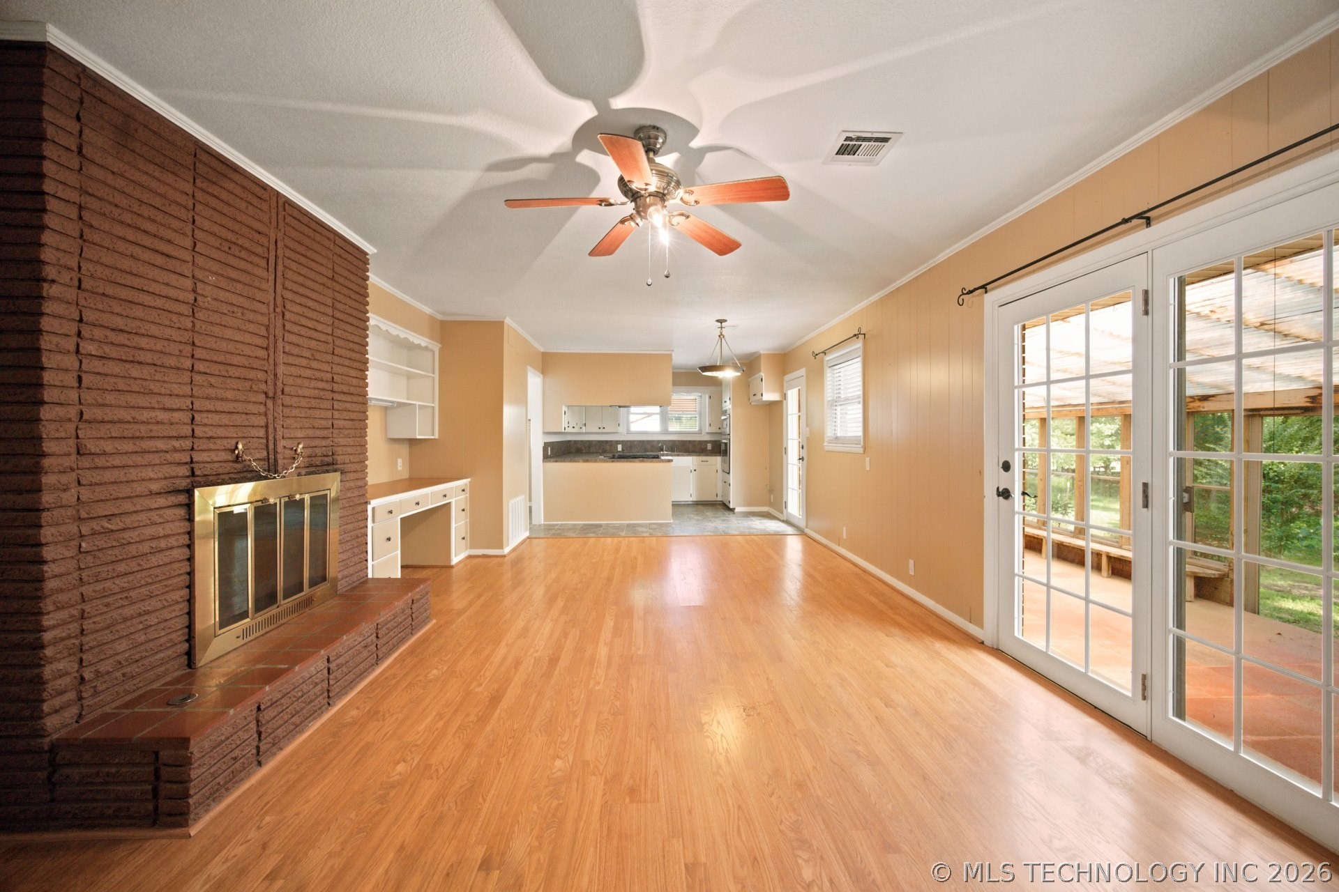 1703 E Comanche Avenue Property Photo 12