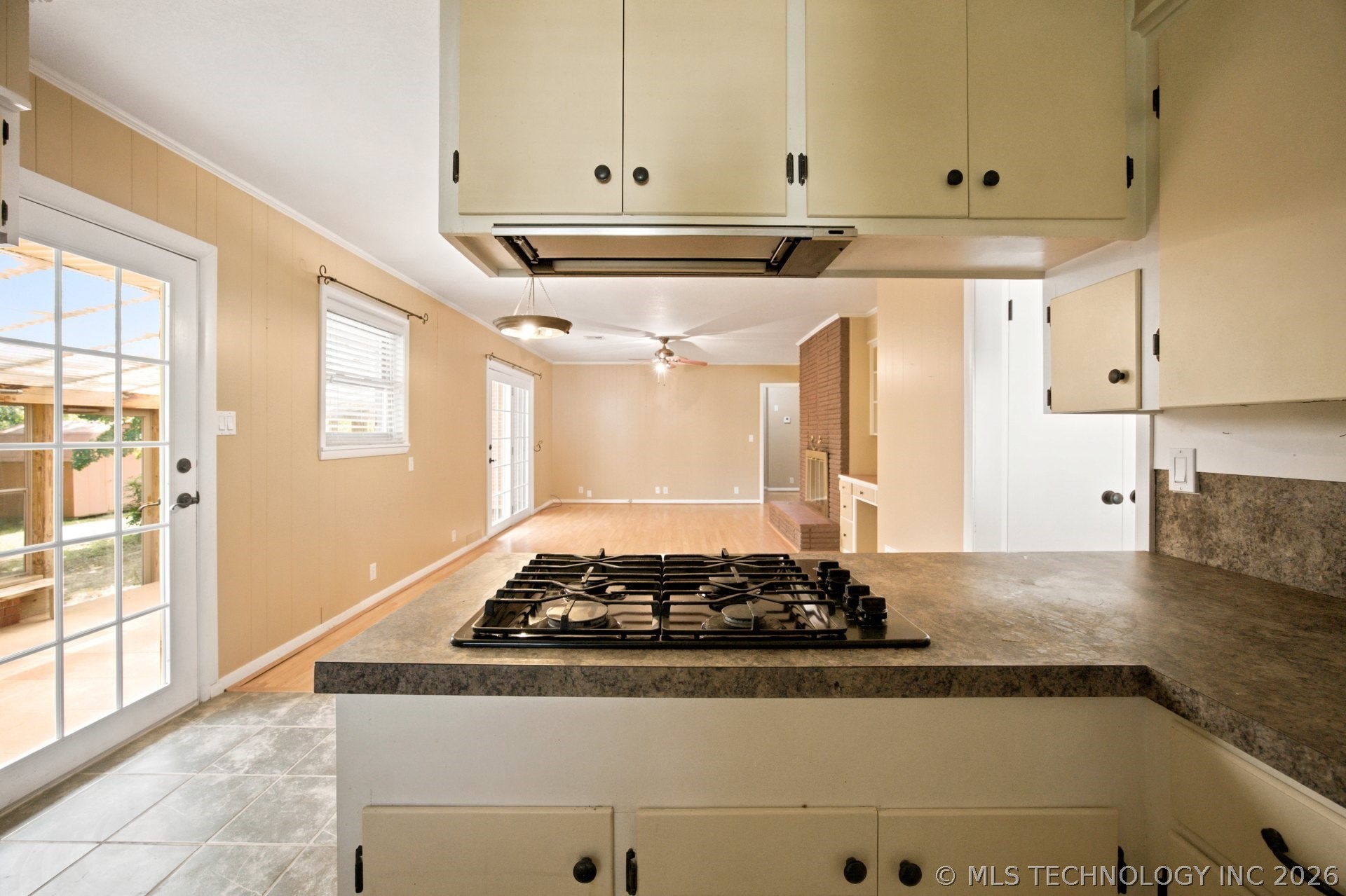 1703 E Comanche Avenue Property Photo 16