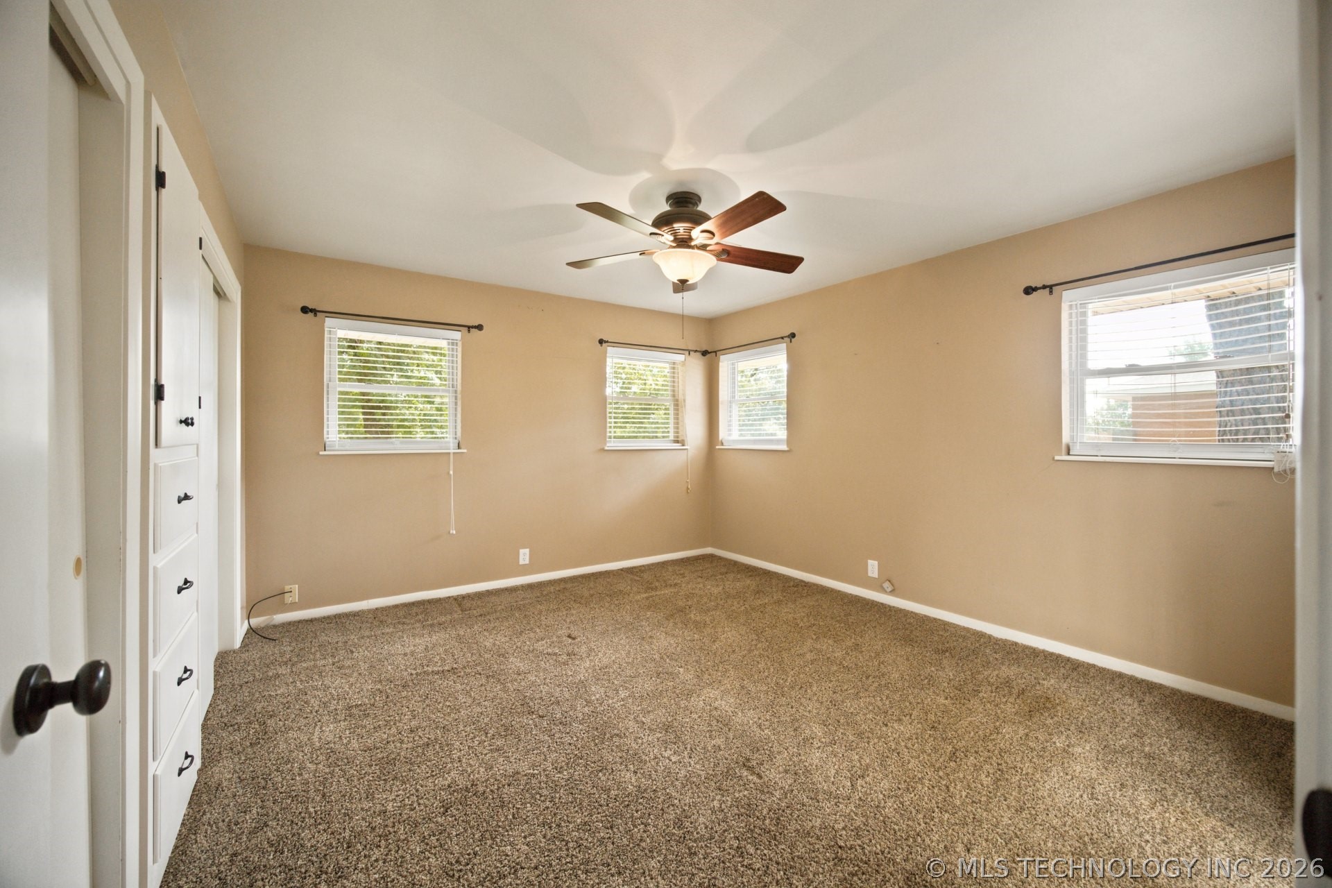 1703 E Comanche Avenue Property Photo 19