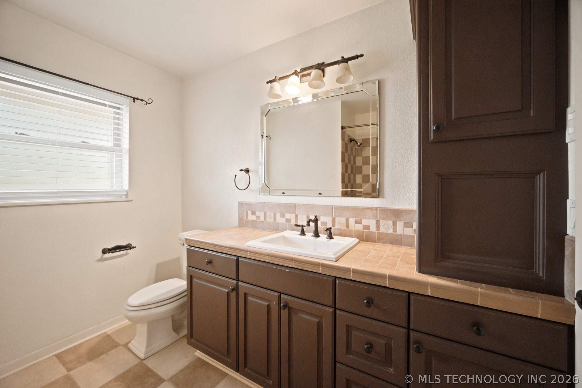 1703 E Comanche Avenue Property Photo 27